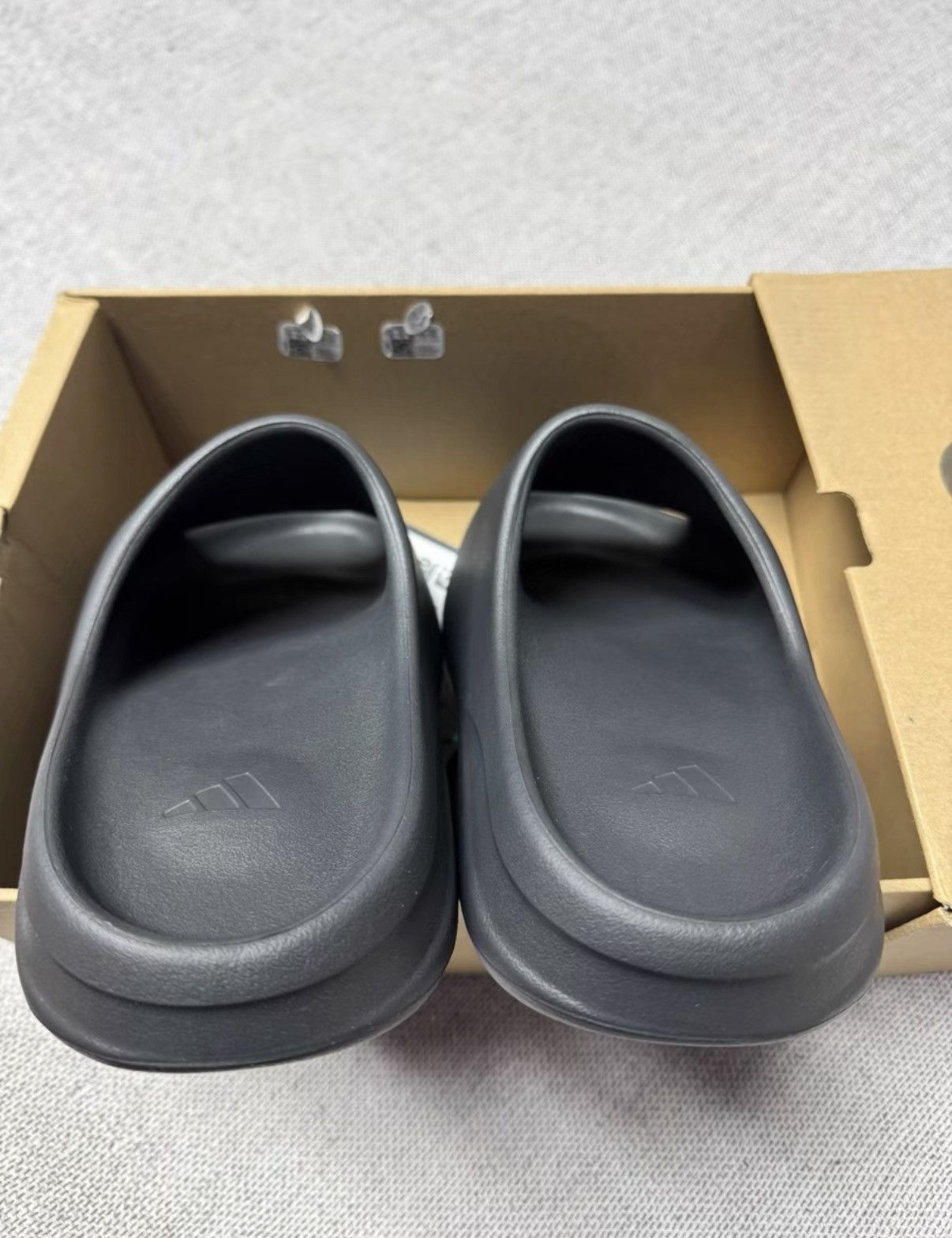 Adidas Adidas Yeezy Slide Onyx HQ6448 K37 Size US 13 / EU 46 - 3 Thumbnail