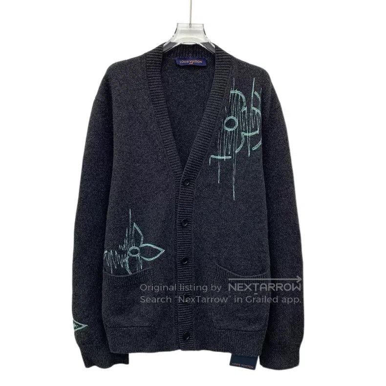 Louis Vuitton Louis Vuitton 23 Black and Grey Old Cut Sheep Wool V-Neck Size US L / EU 52-54 / 3 - 1 Thumbnail