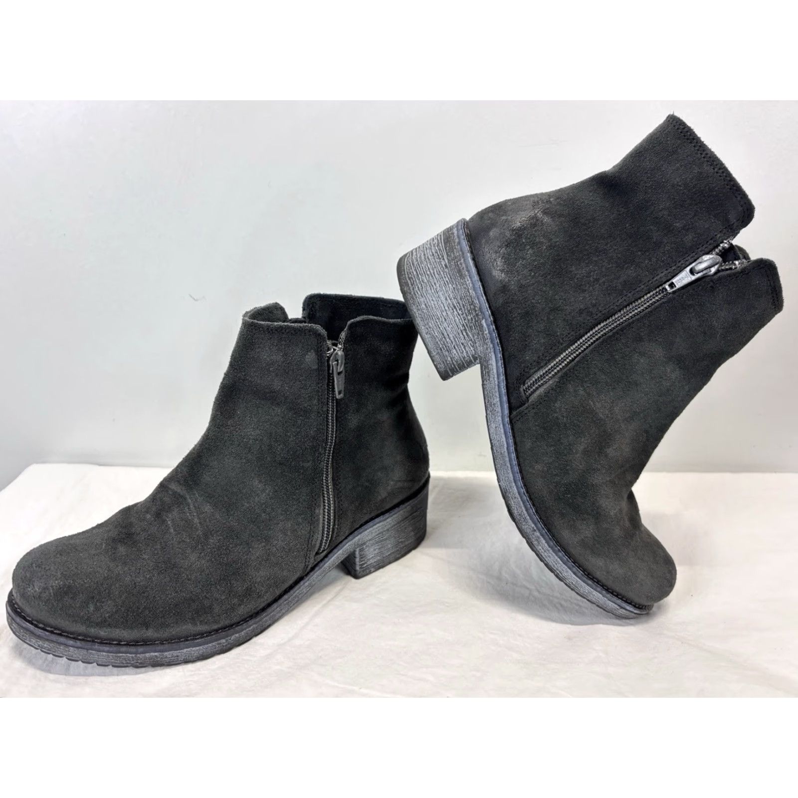 Vintage VINTAGE NAOT Wander Ankle Boot Woman Suede Double Zip Gray 9 US / 40 EU Women’s Shoe Size US 9 / IT 39 - 2 Thumbnail