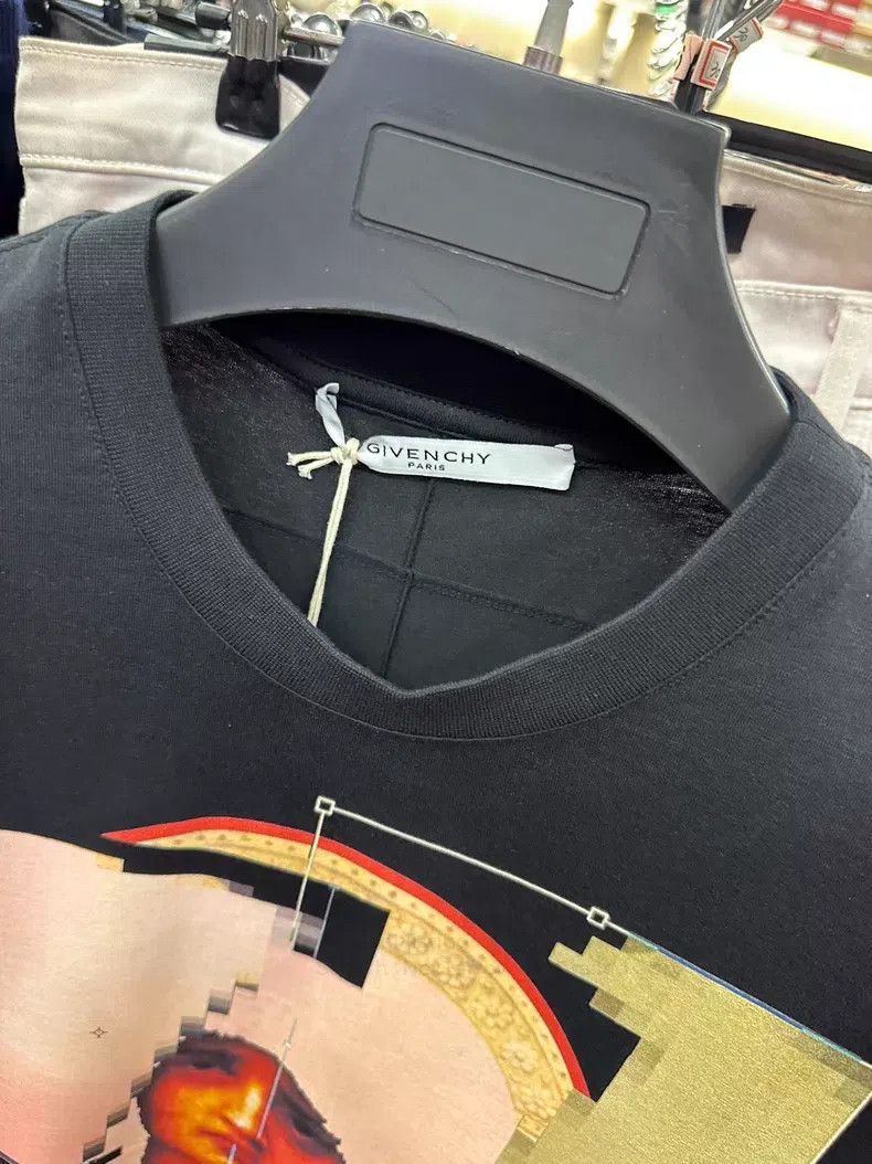 Givenchy Givenchy Black Mosaic Madonna Print Size US S / EU 44-46 / 1 - 3 Thumbnail