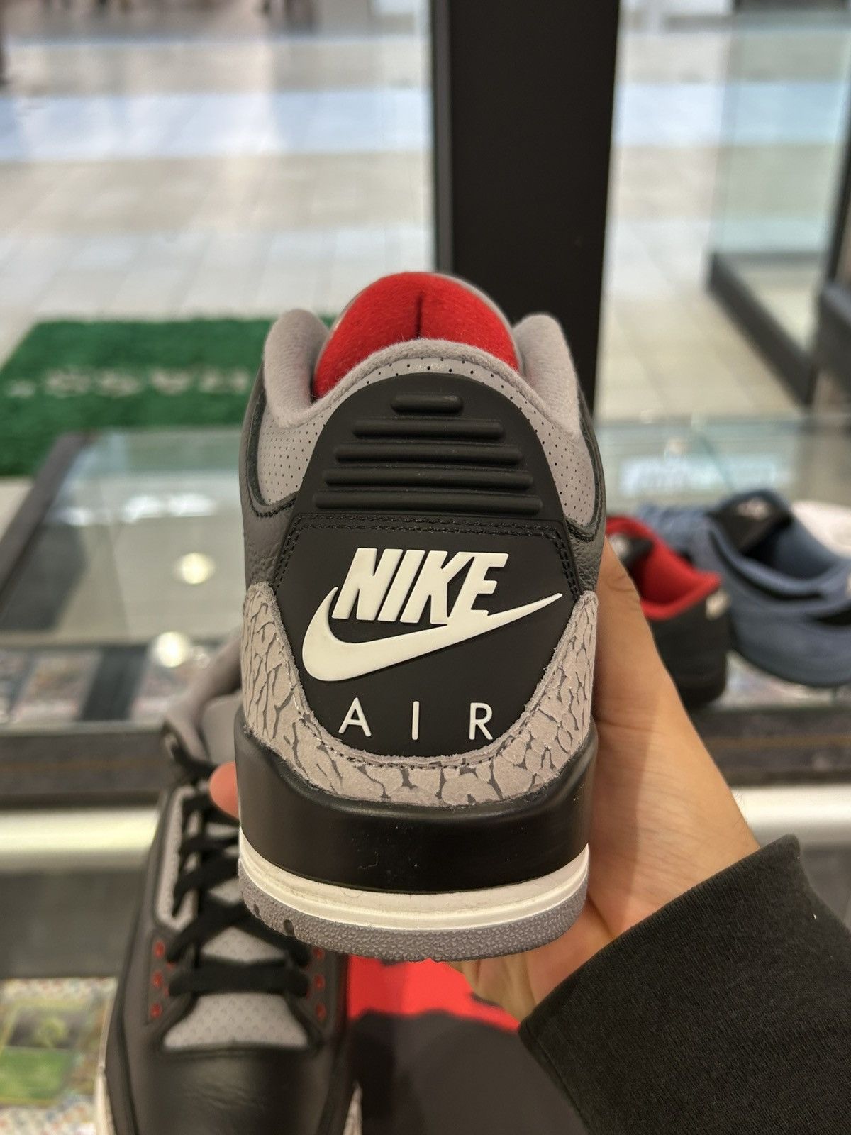 Jordan Brand Jordan 3 black cement 2024 Size US 9 / EU 42 - 3 Thumbnail