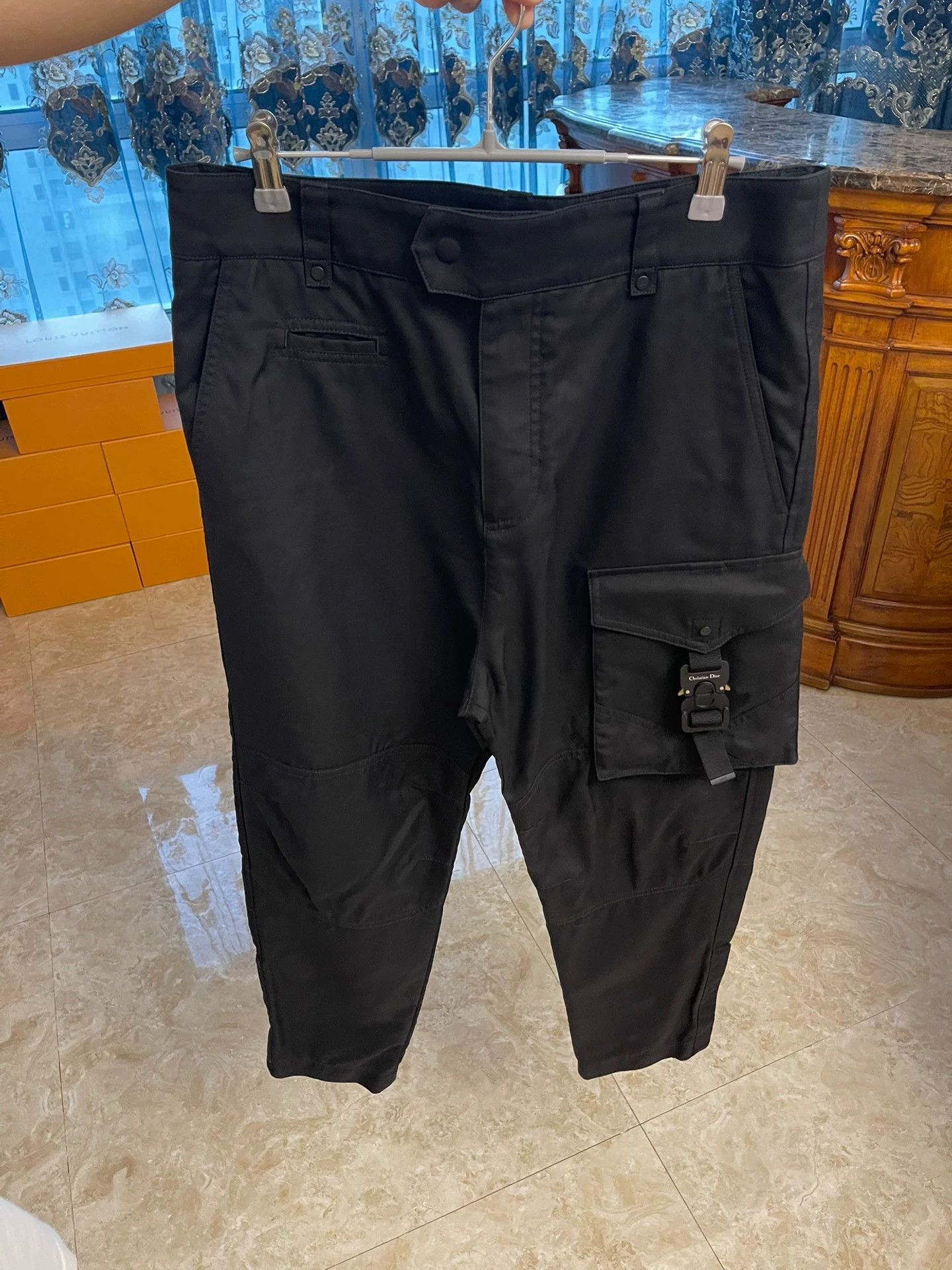 Dior Dior collaboration black cargo pants Dior logo buckle cuffs Size US 30 / EU 46 - 1 Thumbnail