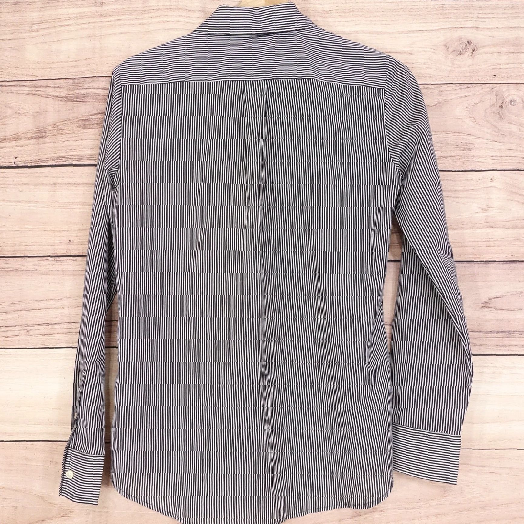 Banana Republic Banana Republic Shirt Womens XS Black White Striped Dillon Button Up -V1 Size XS / US 0-2 / IT 36-38 - 4 Thumbnail
