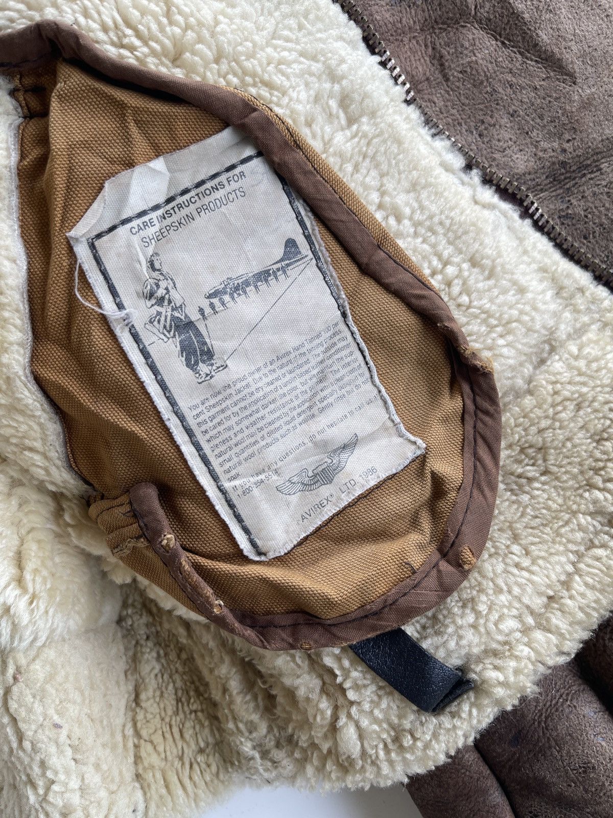 Avirex Avirex Type B-3 Sheepskin Shearling Jacket (size 38) Size US M / EU 48-50 / 2 - 20 Thumbnail