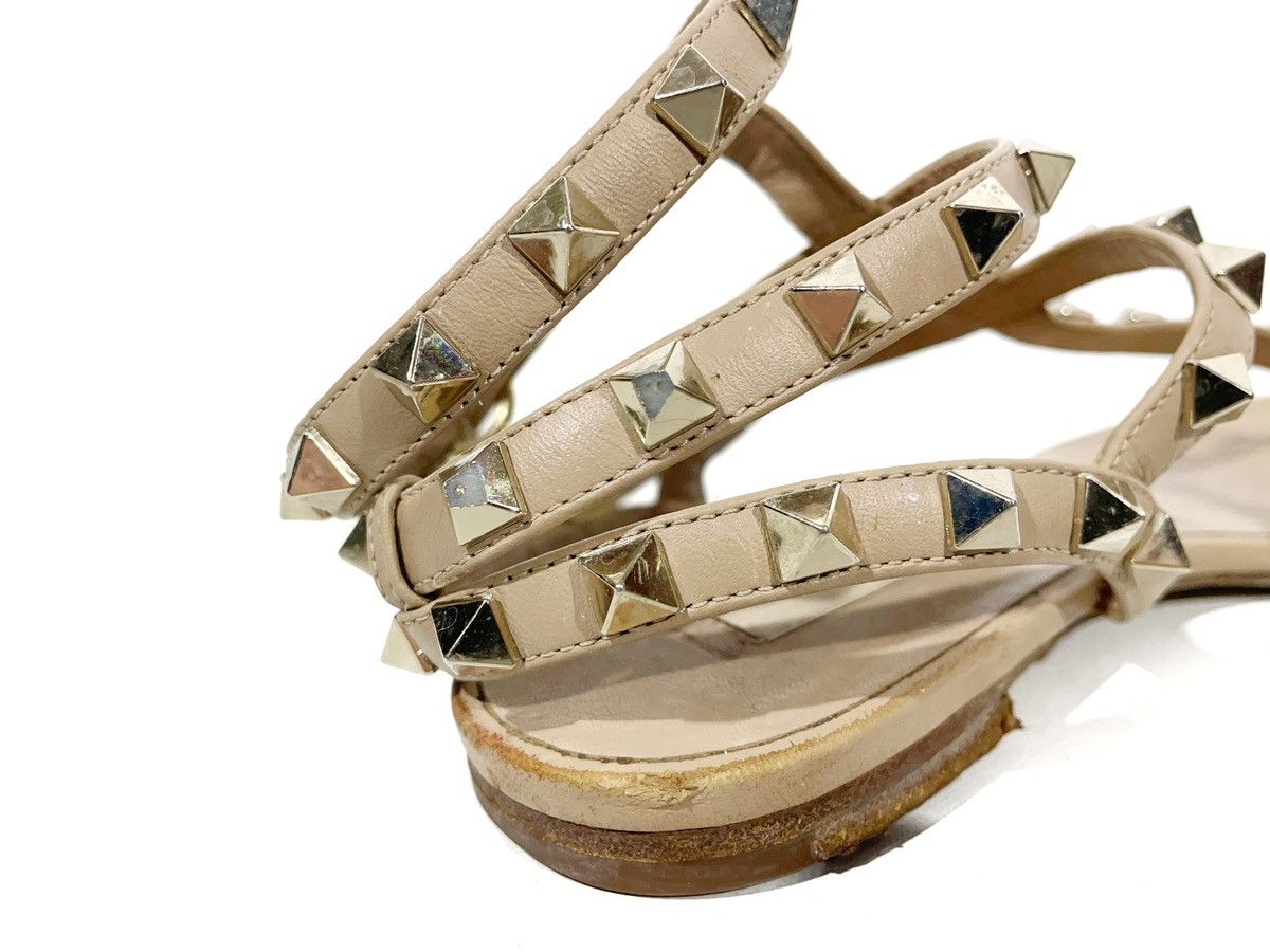 Designer × Valentino Valentino Garavani Beige Leather Sandal Women 36 Rockstud Size US 6 / IT 36 - 7 Thumbnail
