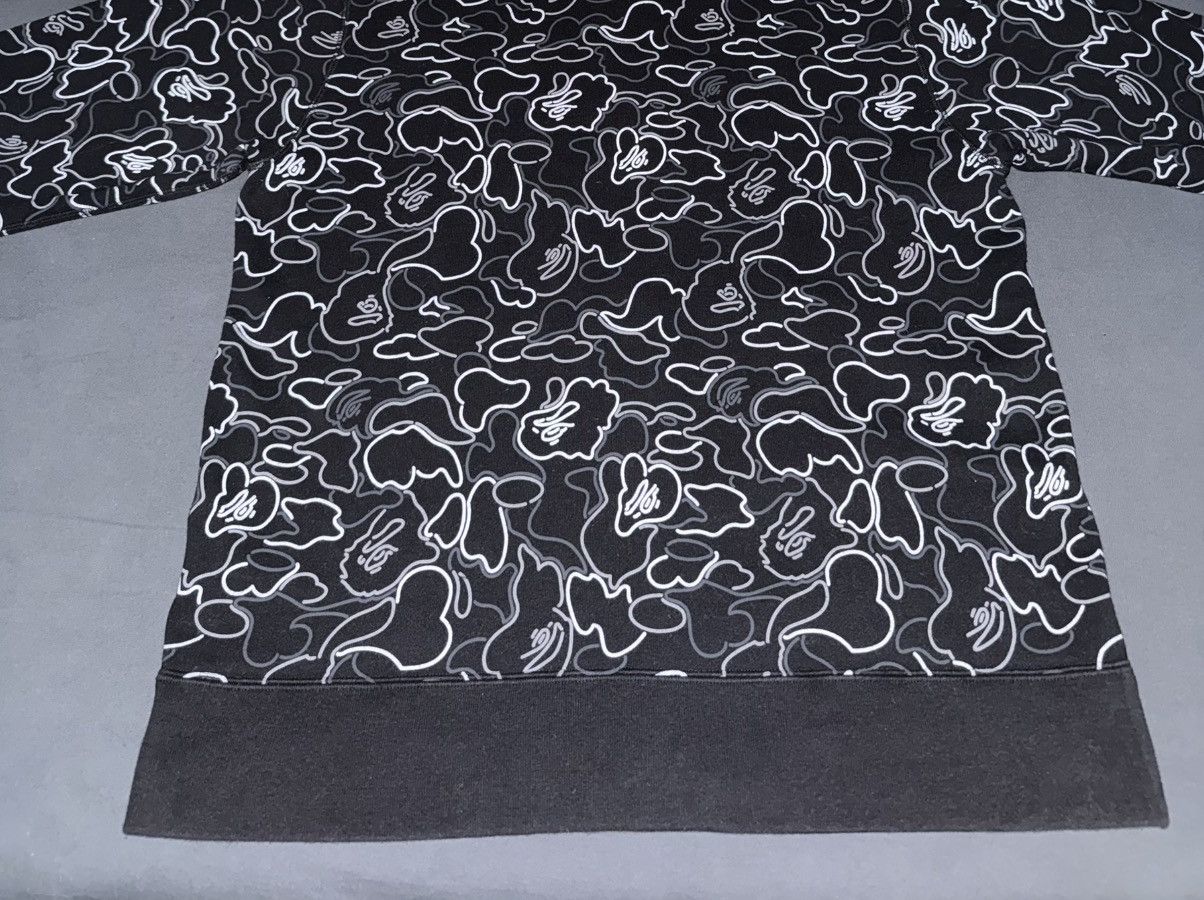 Bape Bape Neon Camo Shark Zip Size US L / EU 52-54 / 3 - 5 Thumbnail