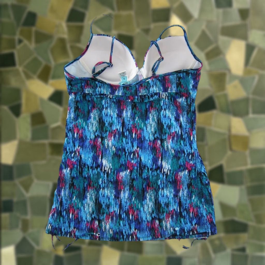 Spanx Love Your Assets Spanx Tankini Top Women XL Blue Padded Built-In Bra Geometric Tank Swim Top Beach 2000s? Size XL / US 12-14 / IT 48-50 - 1 Thumbnail