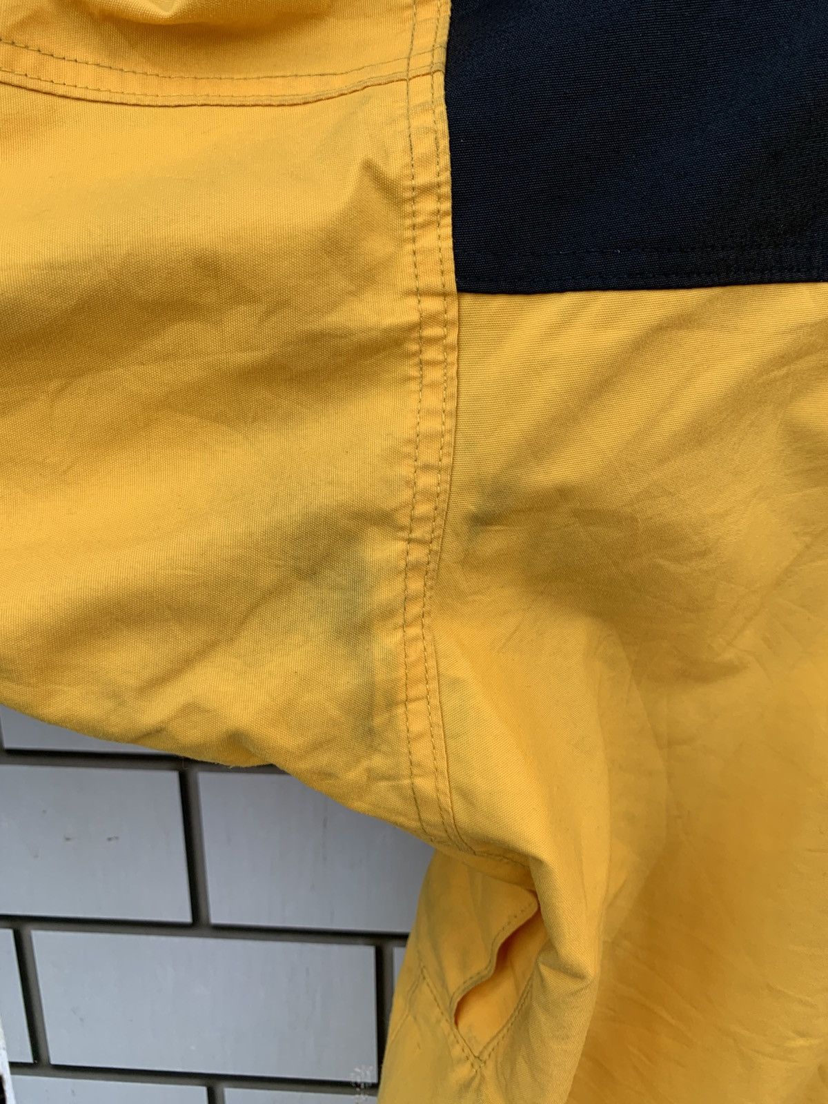 The North Face Vintage The North Face Gore-Tex Hoodie Jacket Size US L / EU 52-54 / 3 - 17 Thumbnail