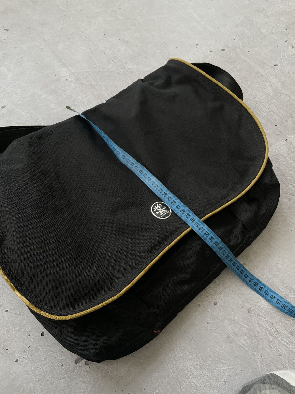 Crumpler × Japanese Brand 🔥HYPE🔥Crumpler Silver Dig Messenger Bag Black XL size Size ONE SIZE - 9 Thumbnail