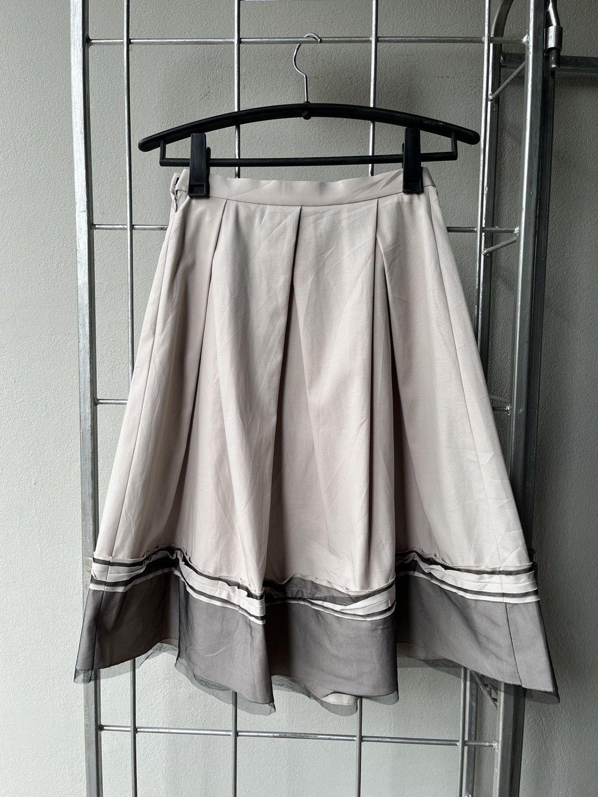 Lanvin Lanvin grey skirt. Size 25" / US 0 / IT 36 - 2 Thumbnail