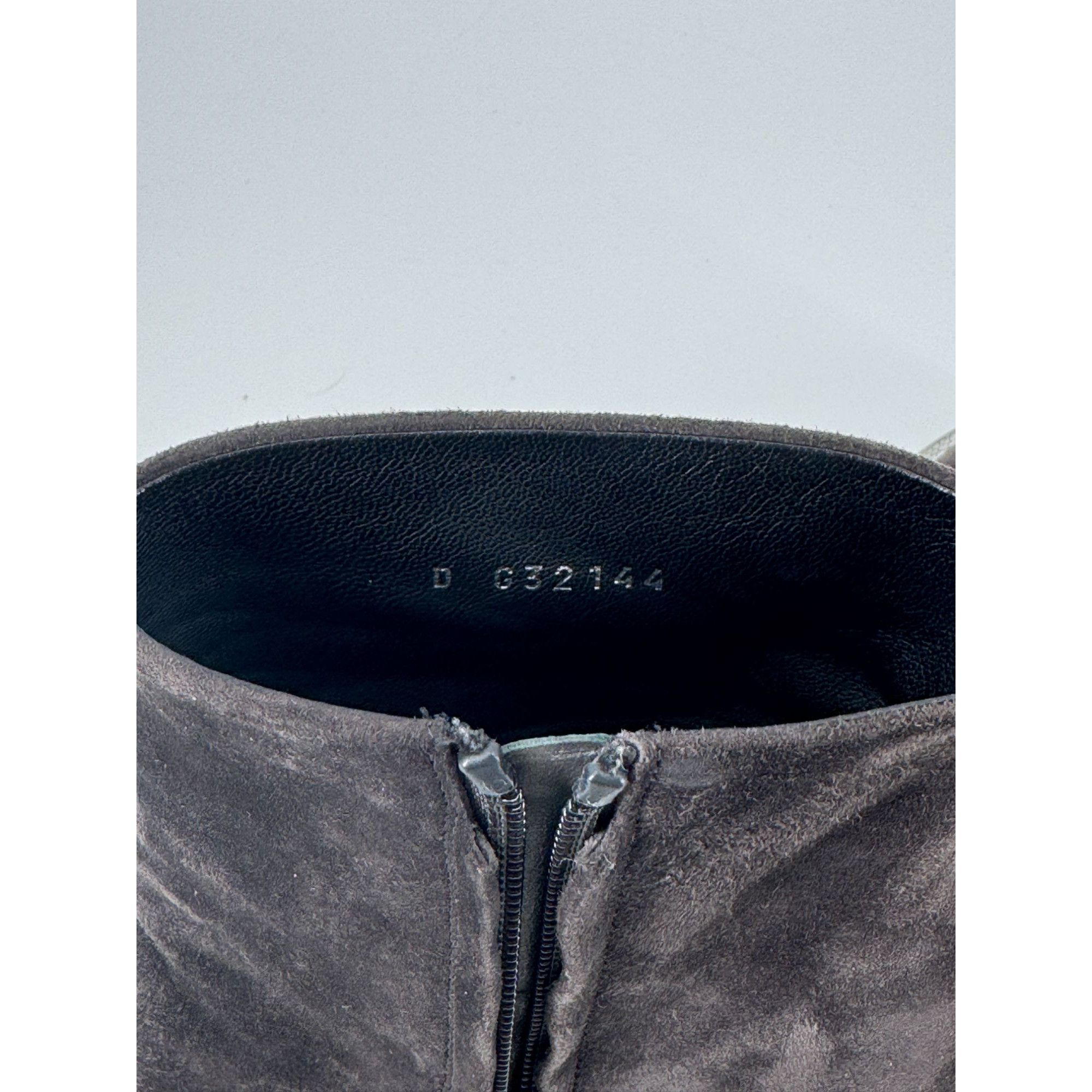 Chanel Chanel Suede Interlocking CC Logo High Heel Ankle Booties Size US 8.5 / IT 38.5 - 11 Thumbnail