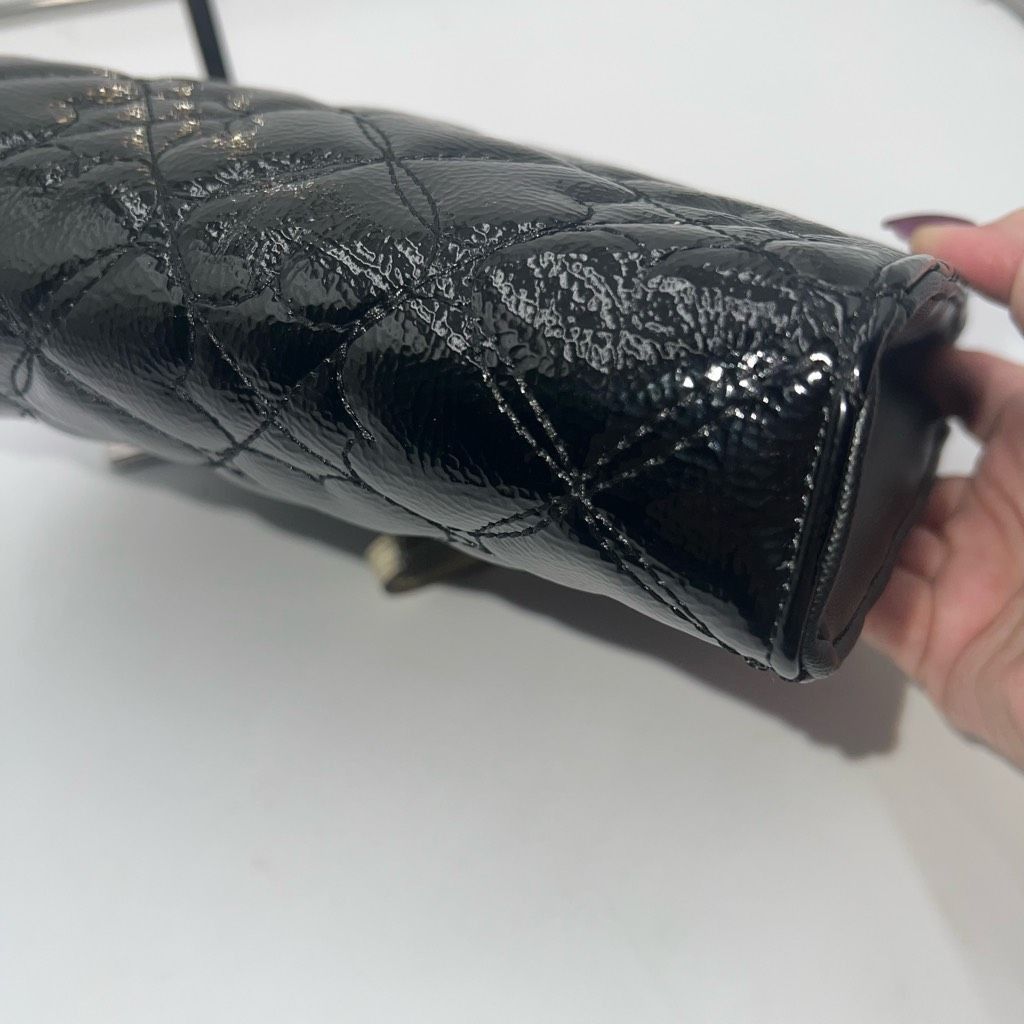 Betsey Johnson Betsey Johnson Large Faux Leather Black and Gold Quilted Wri Size ONE SIZE - 7 Thumbnail