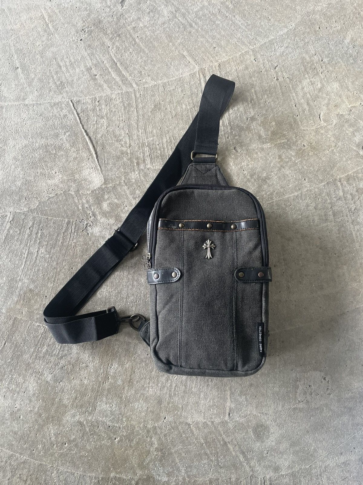 Japanese Brand × Seditionaries Fabric Connection Chrome CH Heart Crest Sling Bag Size ONE SIZE - 1 Thumbnail