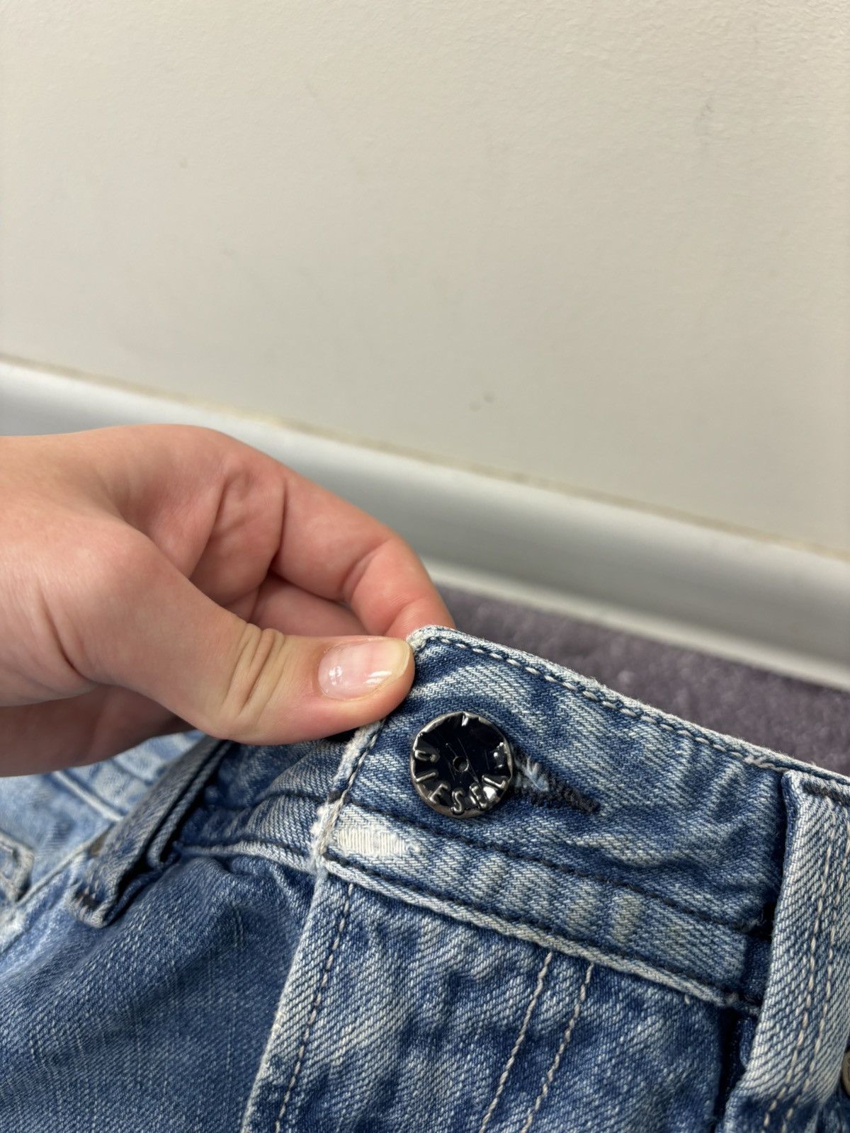 Diesel Vintage Diesel Thavar Y2K Faded Blue Ripped Slim Denim Jeans Size US 33 - 7 Thumbnail