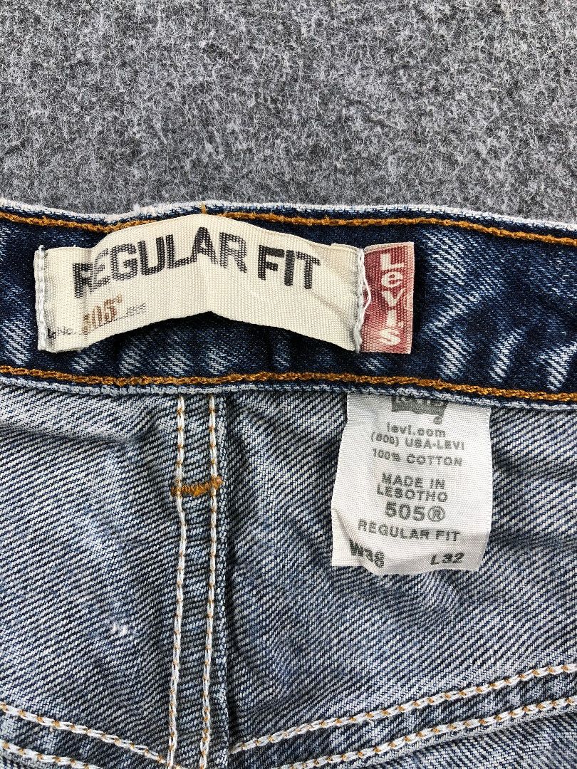 Levi's Vintage Levis 505 Denim Jeans-JM665 Size US 37 - 10 Thumbnail