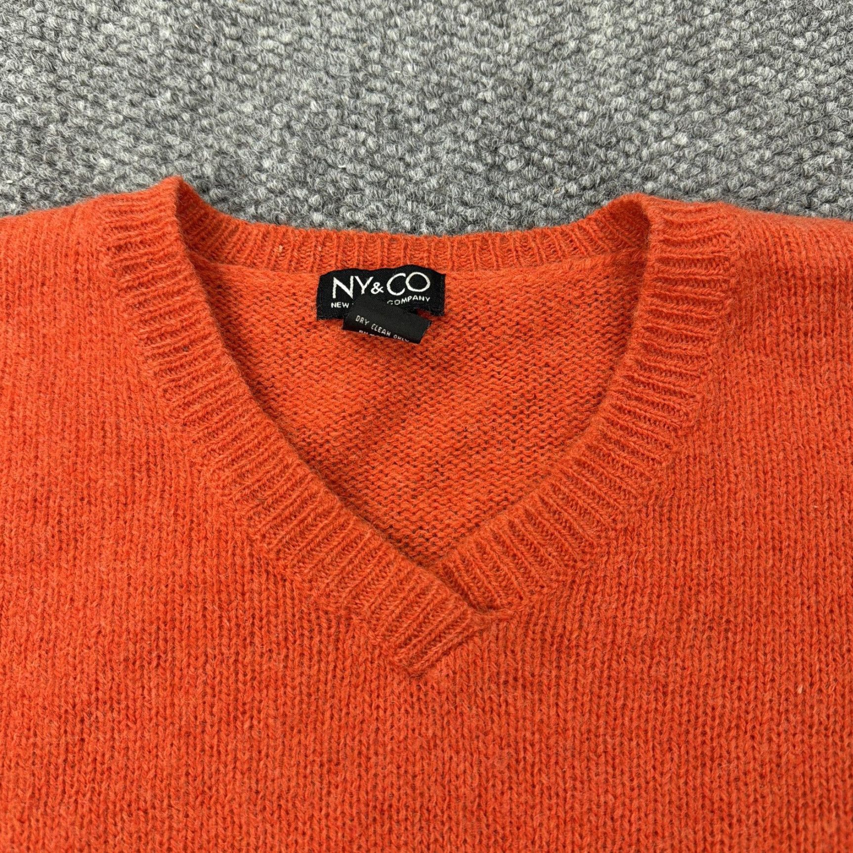 Vintage New York & Company NY&CO Sweater Womens XL Orange Wool V Neck Pullover Knit Size XL / US 12-14 / IT 48-50 - 2 Thumbnail