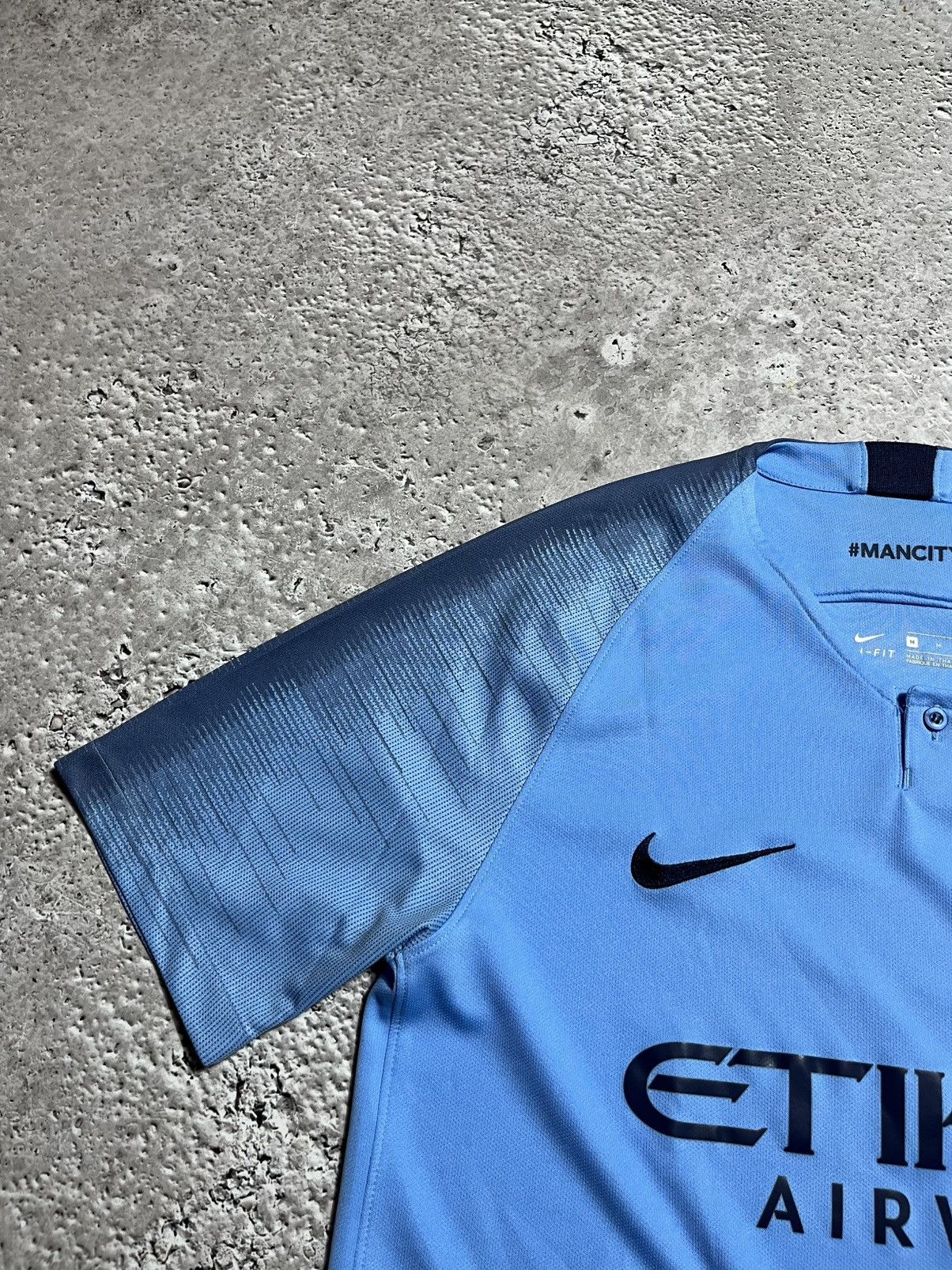 Nike Nike Manchester City 2018 Home Jersey Shirt Size M Size US M / EU 48-50 / 2 - 6 Thumbnail