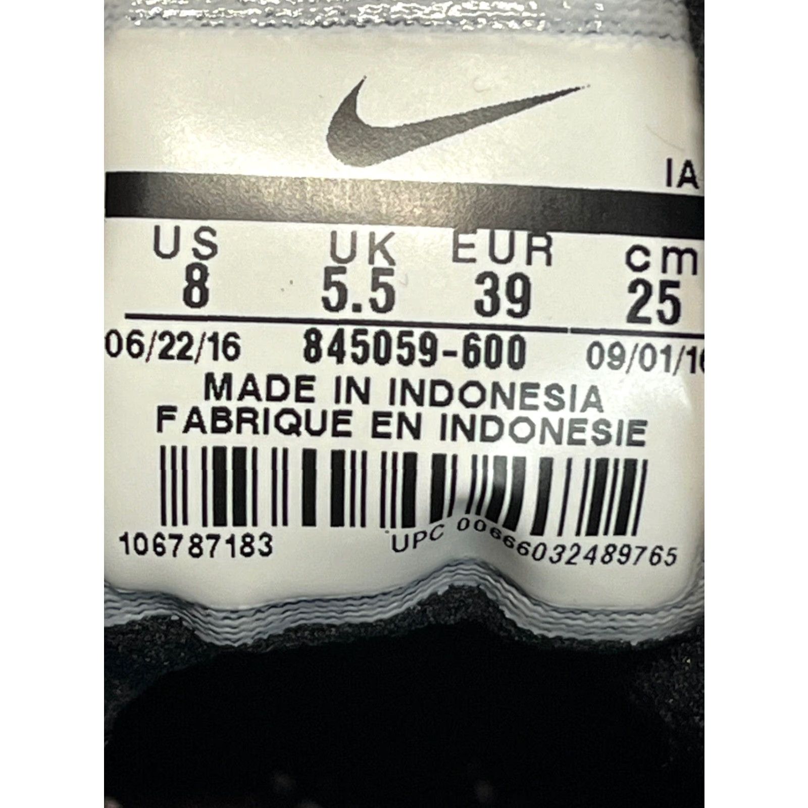 Nike Nike MD Runner 2 Mid Prem Hi Top Trainers 845059 Sneakers Shoes Size 8 Burgundy Women Boots Athletic Shoes MD Runner Mid Top Nike MD Runner 8 Size M / US 6-8 / IT 42-44 - 6 Thumbnail