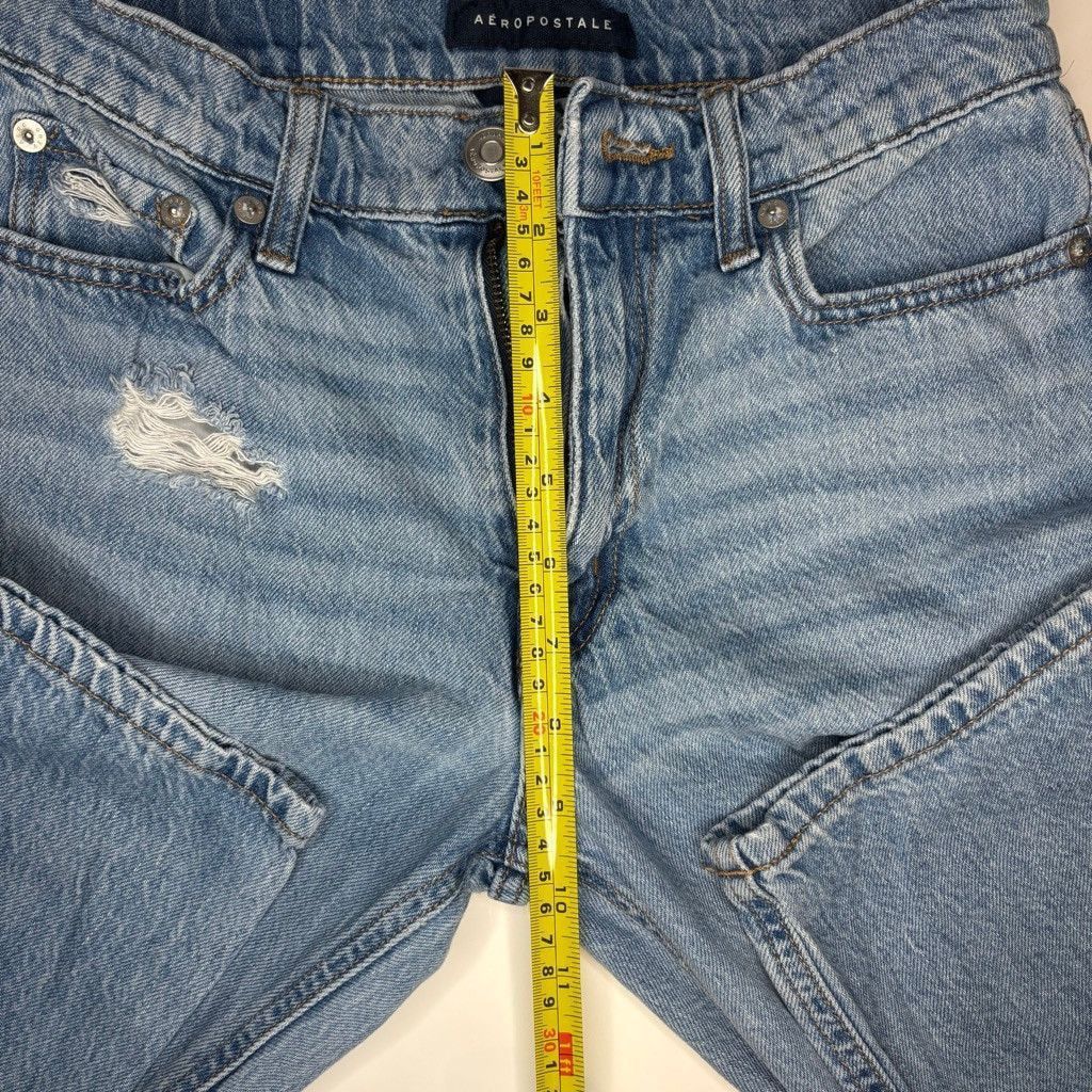 Aeropostale Aeropostale Distressed Mom Jeans Size 2 Light Wash Size 26" / US 2 / IT 38 - 5 Thumbnail