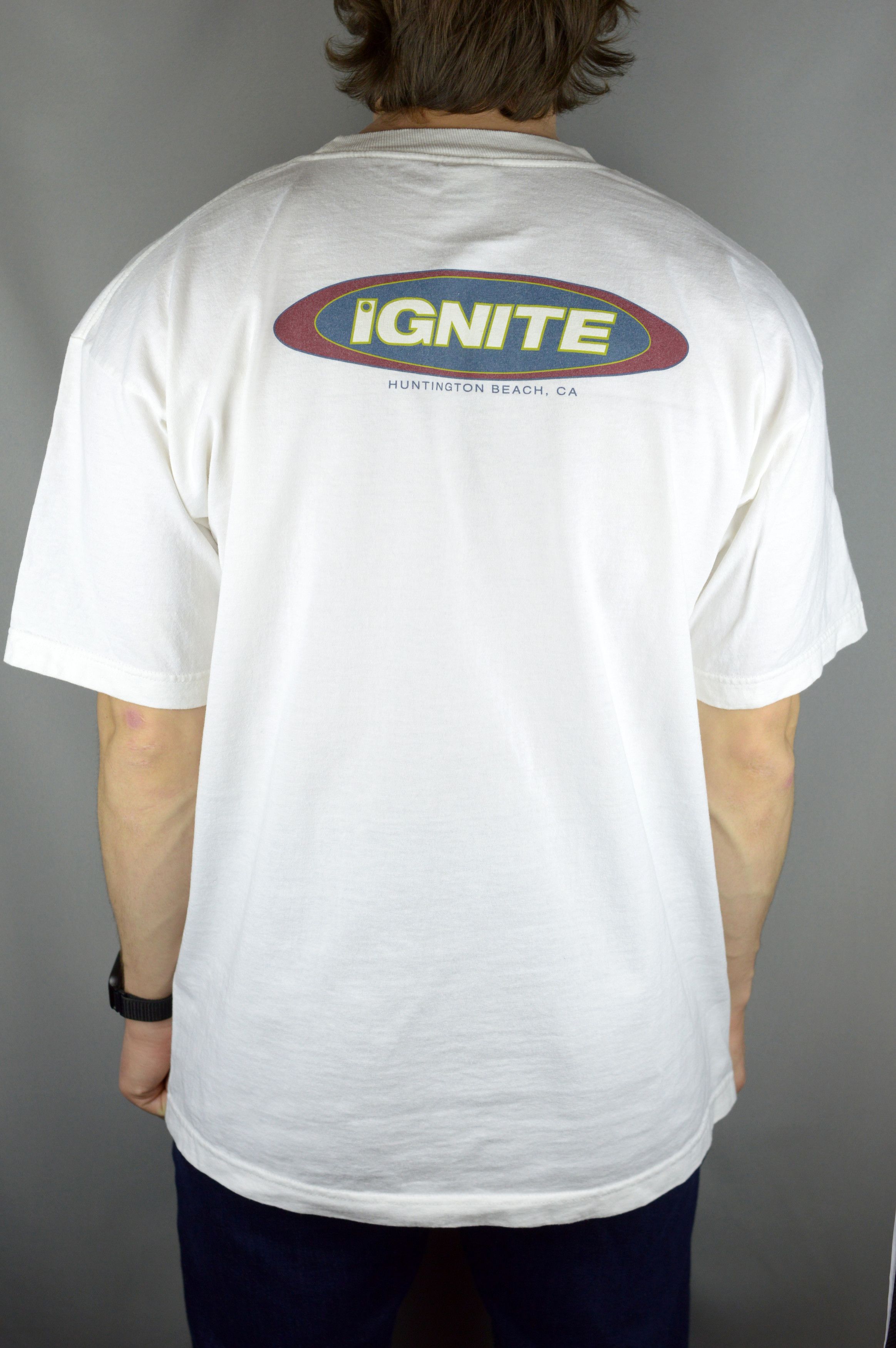 Vintage Vintage Ignite Huntington Beach 90s t shirt Size US XL / EU 56 / 4 - 2 Thumbnail