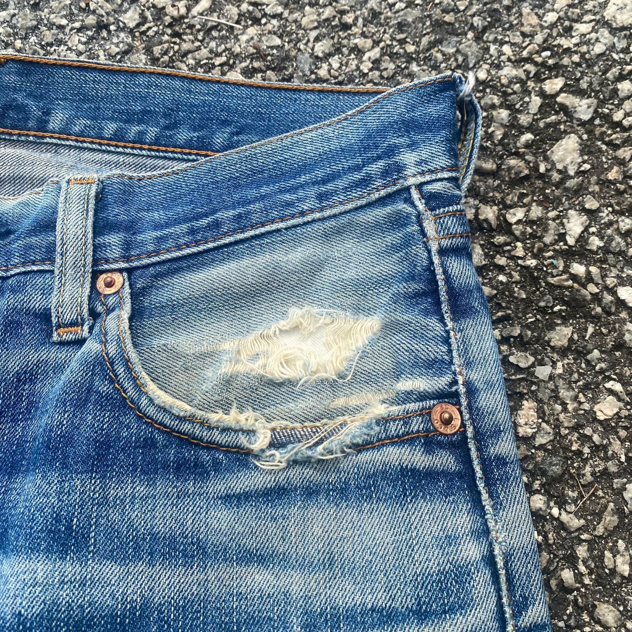 Levi's Vintage 90s Levis 502 Distressed Denim Kurt Cobain Style Size US 31 - 11 Thumbnail