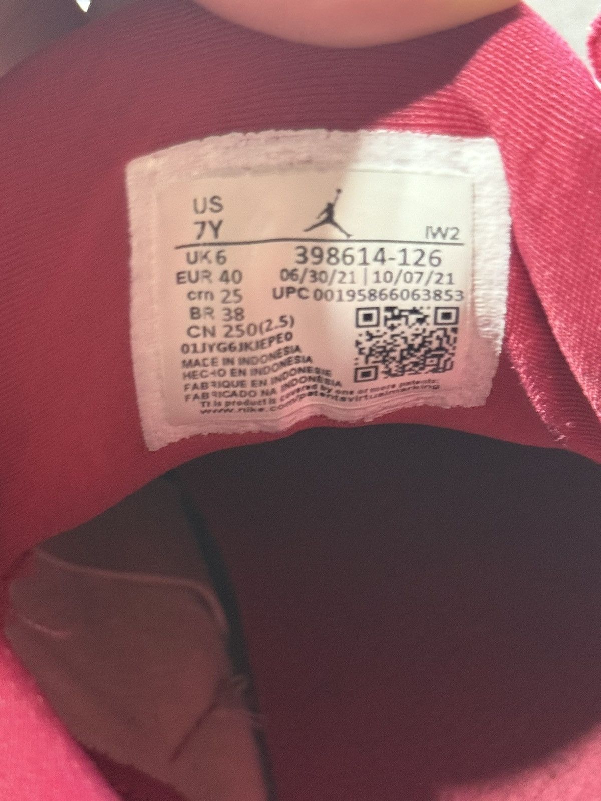 Jordan Brand Jordan 3 Cardinal Red Size US 7 / EU 40 - 5 Thumbnail