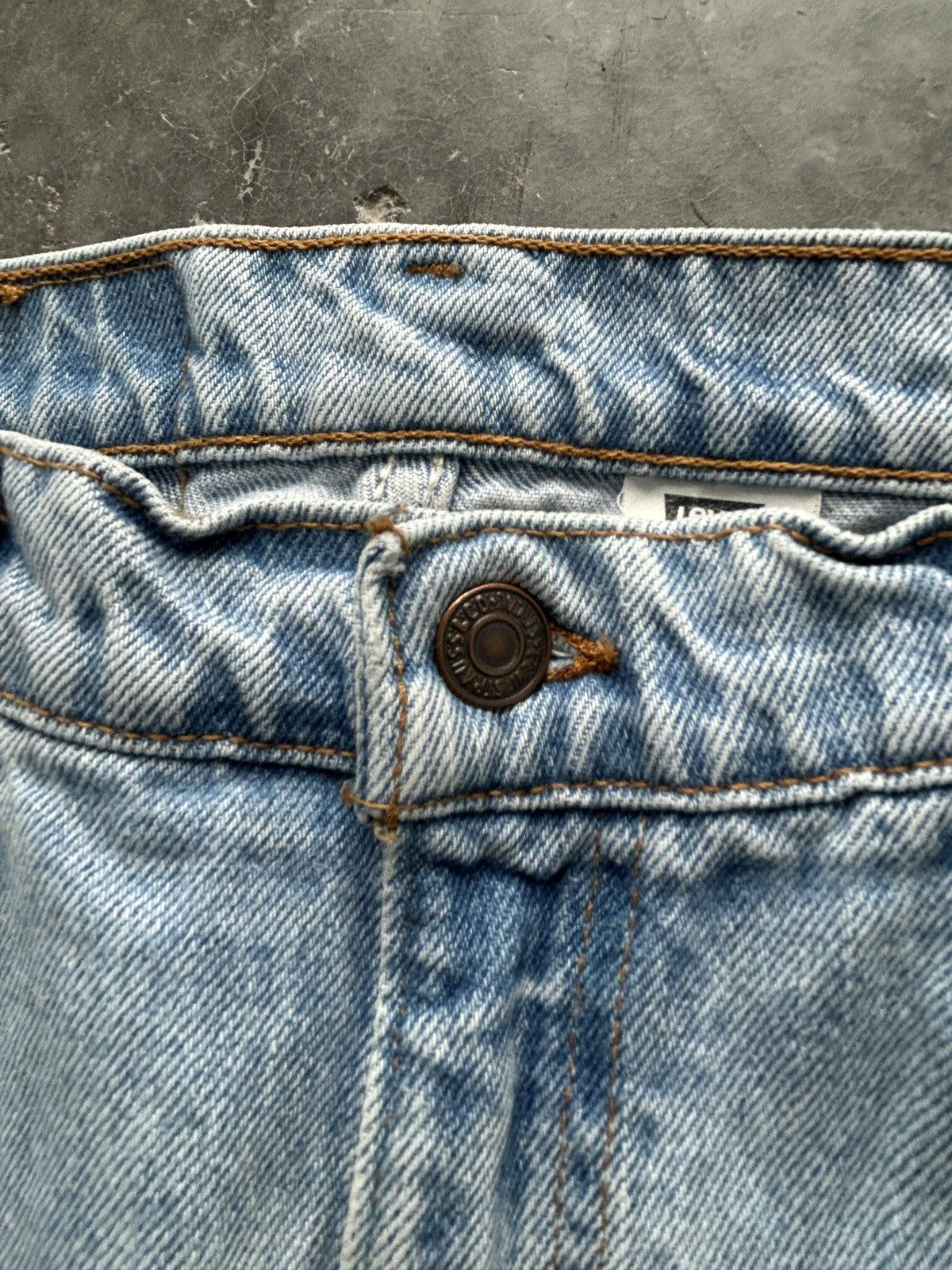 Levi's Vintage 90s Levis 560 Denim Jeans 34x32 Light Wash Size US 34 / EU 50 - 3 Thumbnail