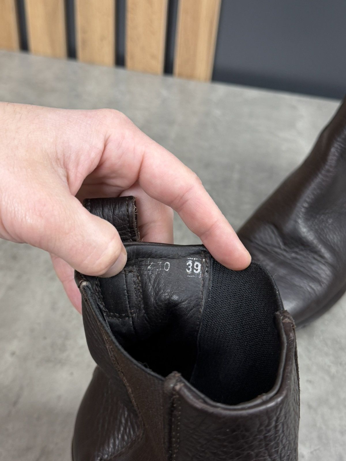 Giorgio Armani Giorgio Armani Brown Leather Chelsea Ankle Boots Unisex 39 Size US 6.5 / EU 39-40 - 13 Thumbnail