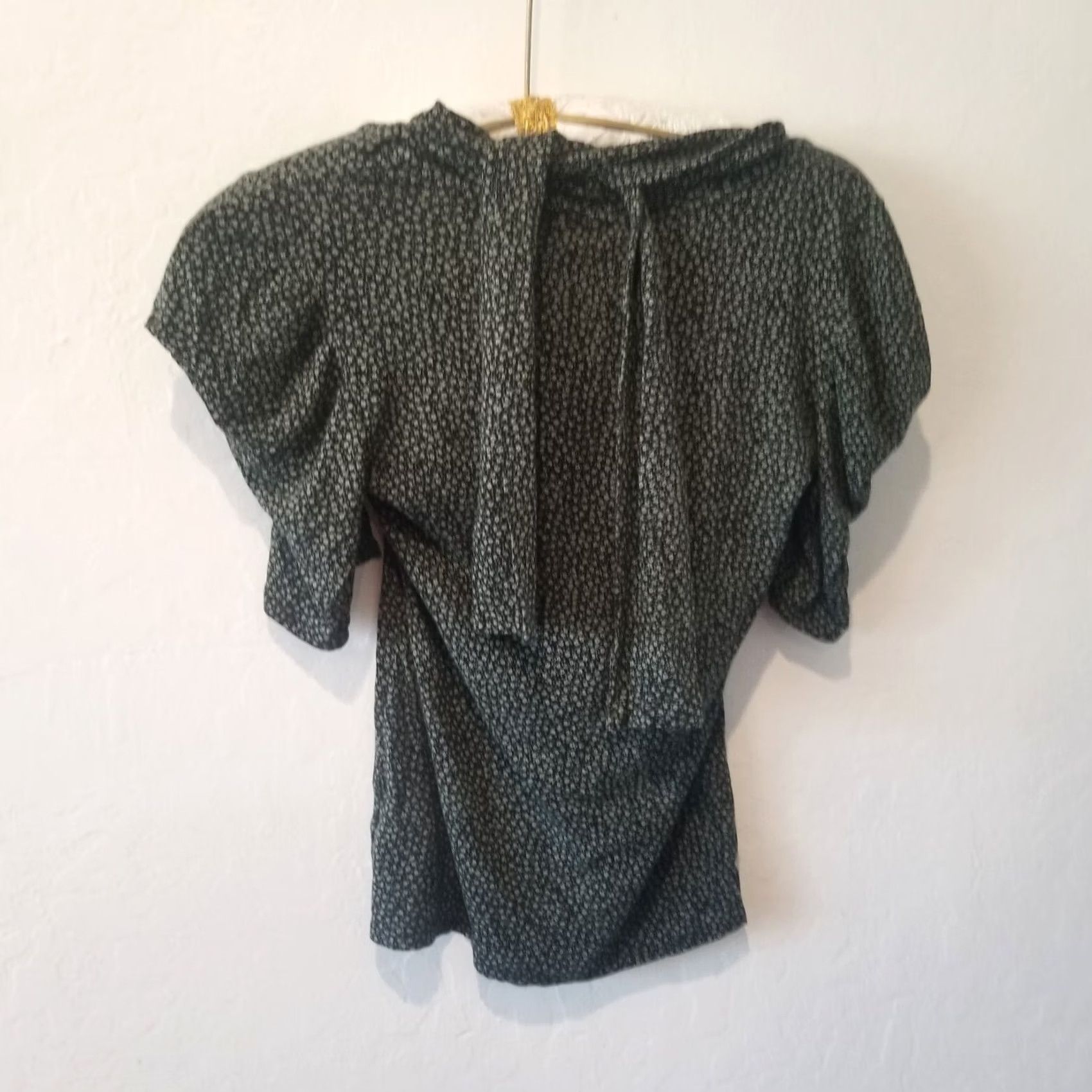 Anthropologie Anthropologie Postmark Tie-Neck Floral Blouse Small Puff Pleated Sleeve Black - Casual Style, Vintage Feel - (67 characters) Size S / US 4 / IT 40 - 4 Thumbnail