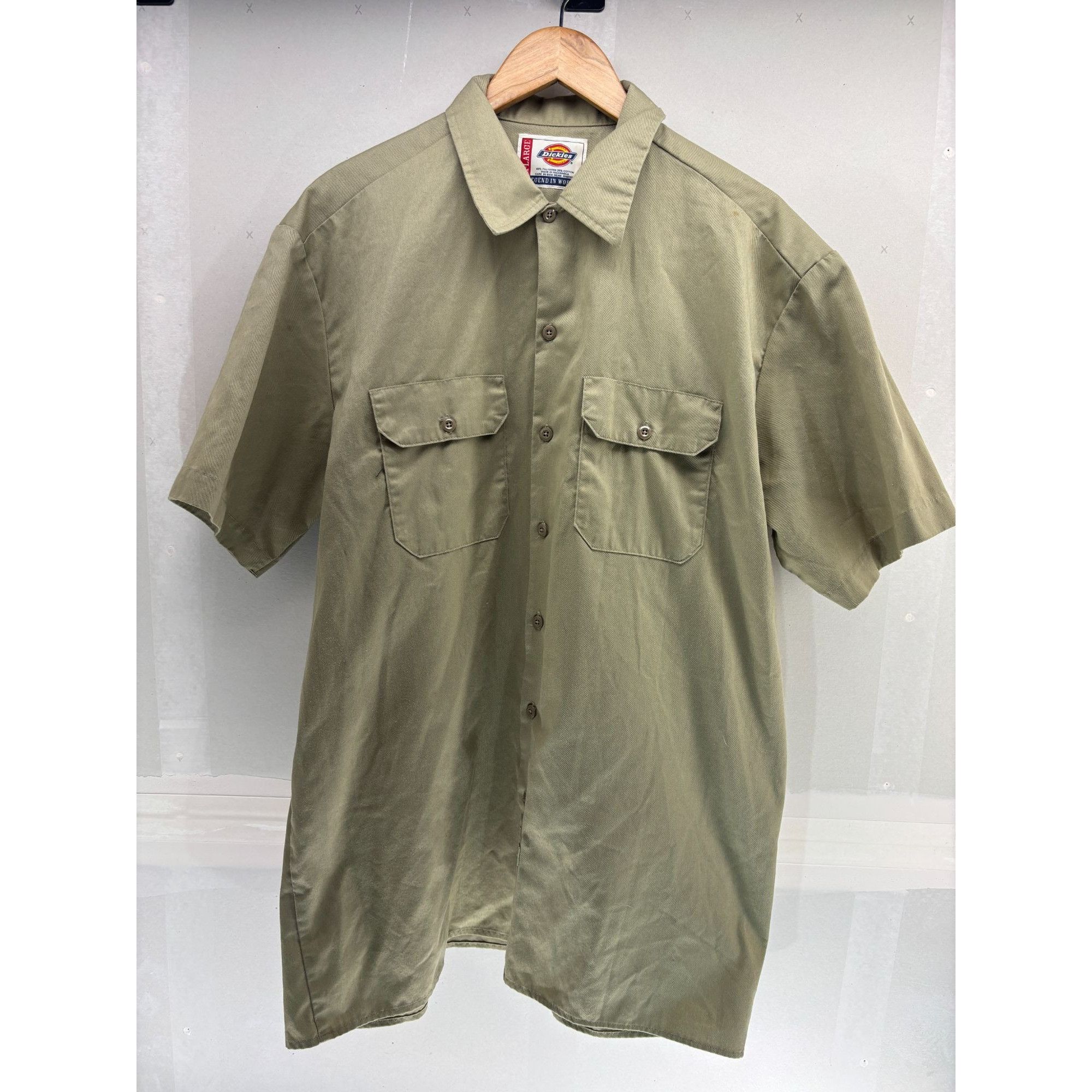 Dickies Dickies Mens Khaki Short Sleeve Button-Up Shirt X-Large 2 Po Size US XL / EU 56 / 4 - 1 Thumbnail