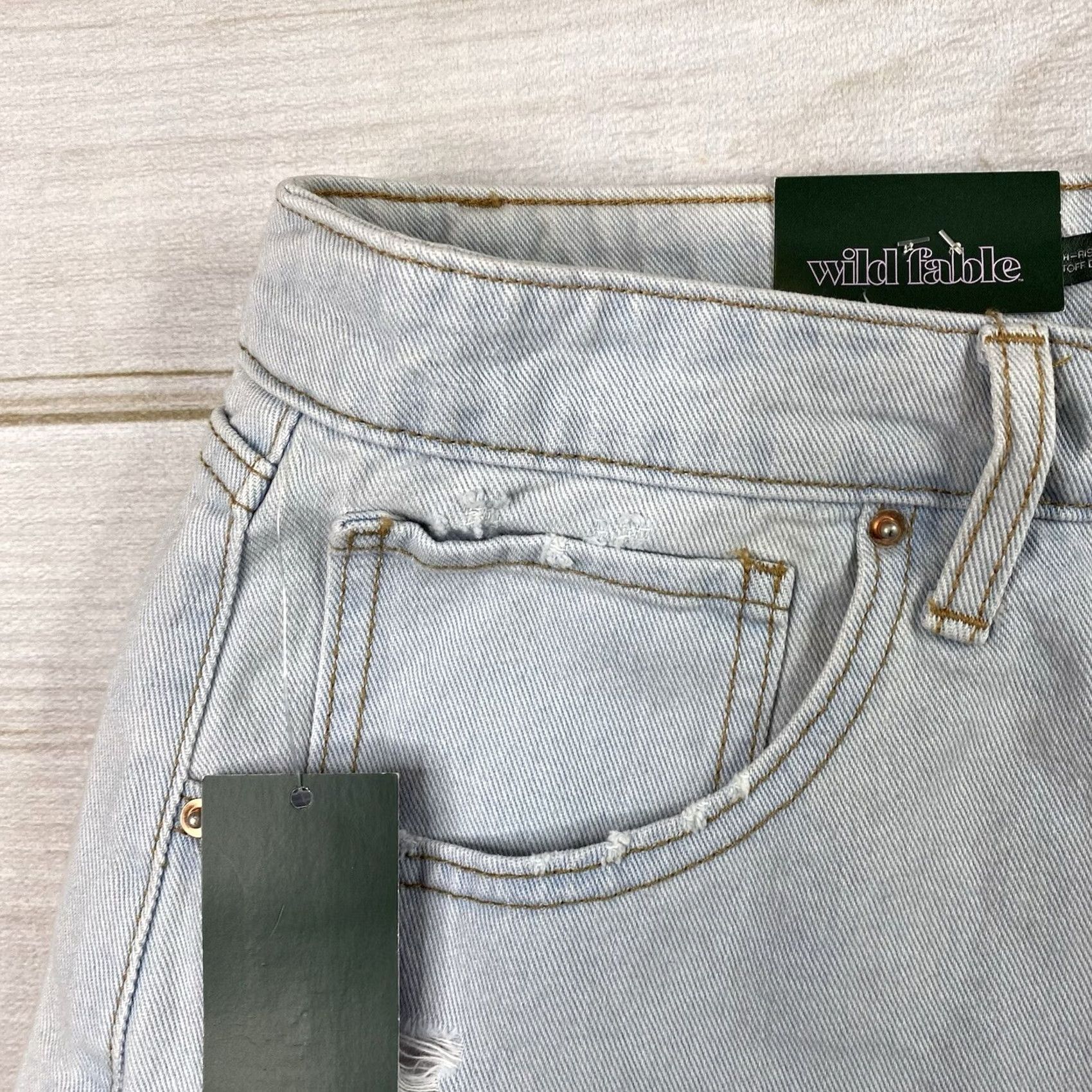 Vintage Wild Fable Shorts Womens Juniors 17 High Rise Denim 3” Inseam Light Wash Blue Jeans Size 38" / US 16 / IT 52 - 3 Thumbnail
