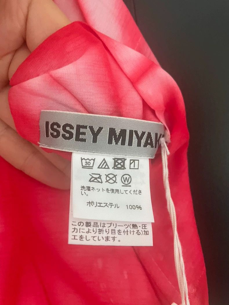 Issey Miyake Issey Miyake size:2 Red vacation dress Size XS / US 0-2 / IT 36-38 - 1 Thumbnail