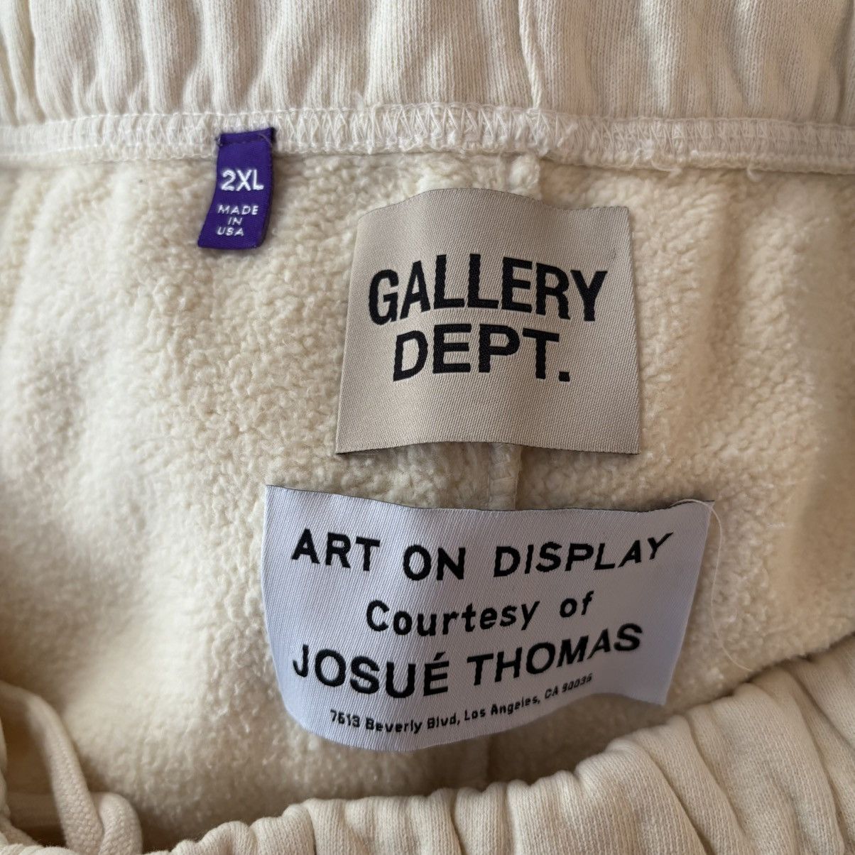 Gallery Dept. Gallery Dept Cream Paint Splattered Flare Sweats Size XXL Size US 38 / EU 54 - 3 Thumbnail