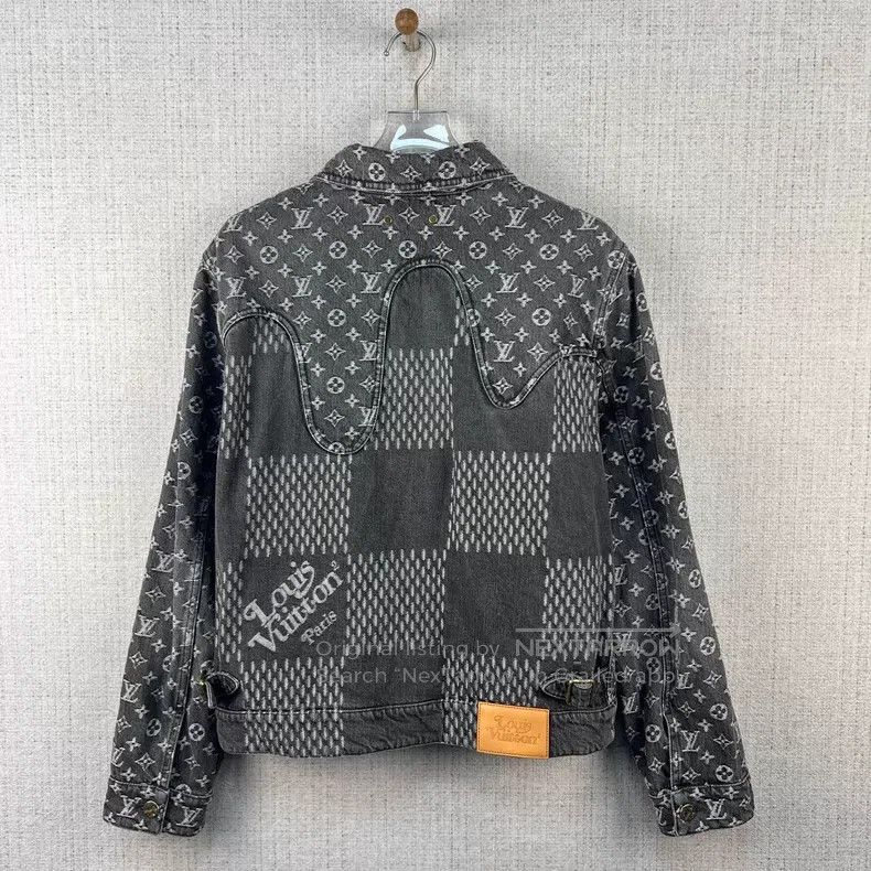 Louis Vuitton Louis Vuitton Co-branded full print print patchwork casual Size US S / EU 44-46 / 1 - 3 Thumbnail