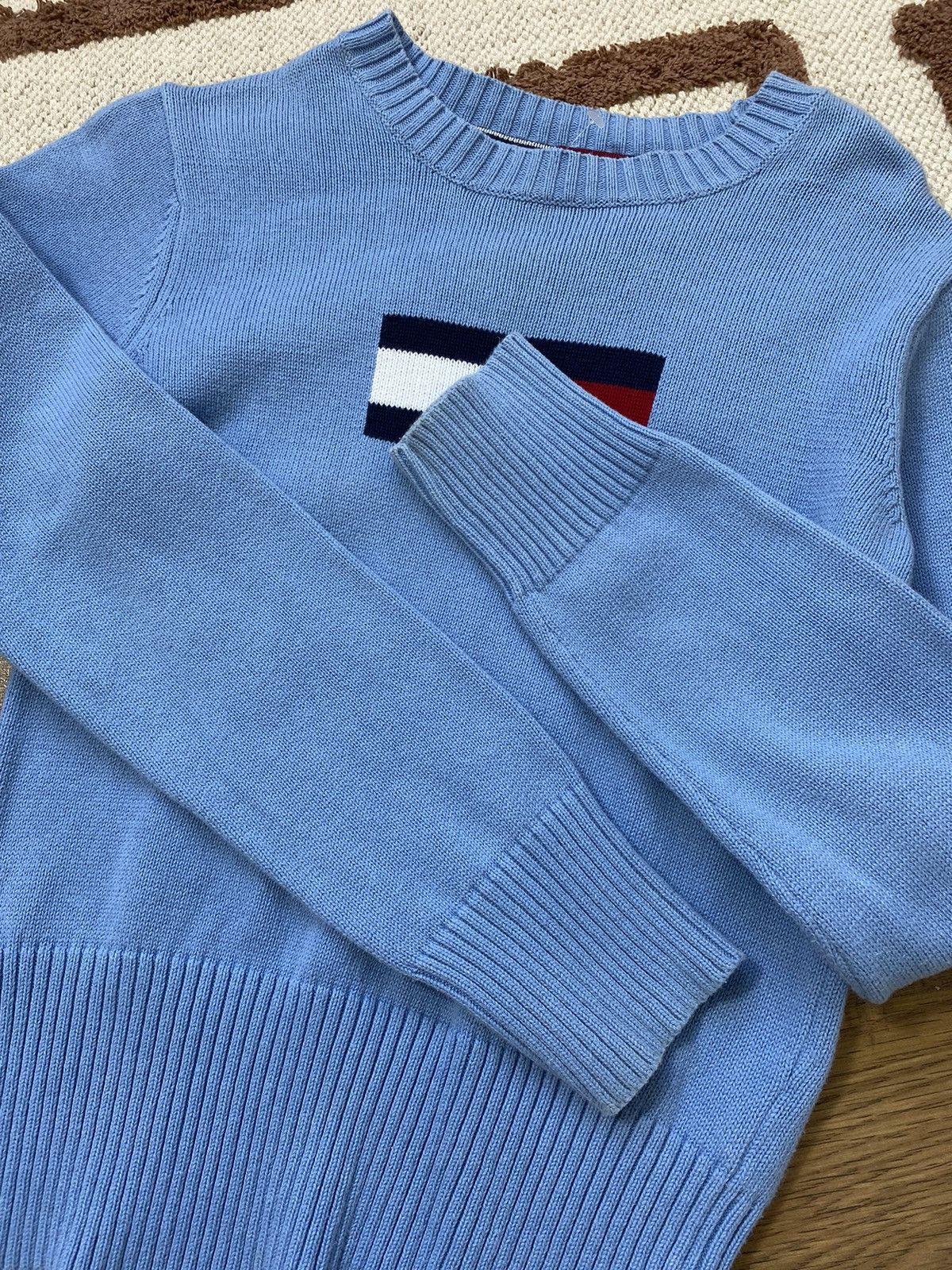 Tommy Hilfiger TOMMY HILFIGER BIG LOGO KNITTED SWEATER VNTG 2003 Size S / US 4 / IT 40 - 6 Thumbnail