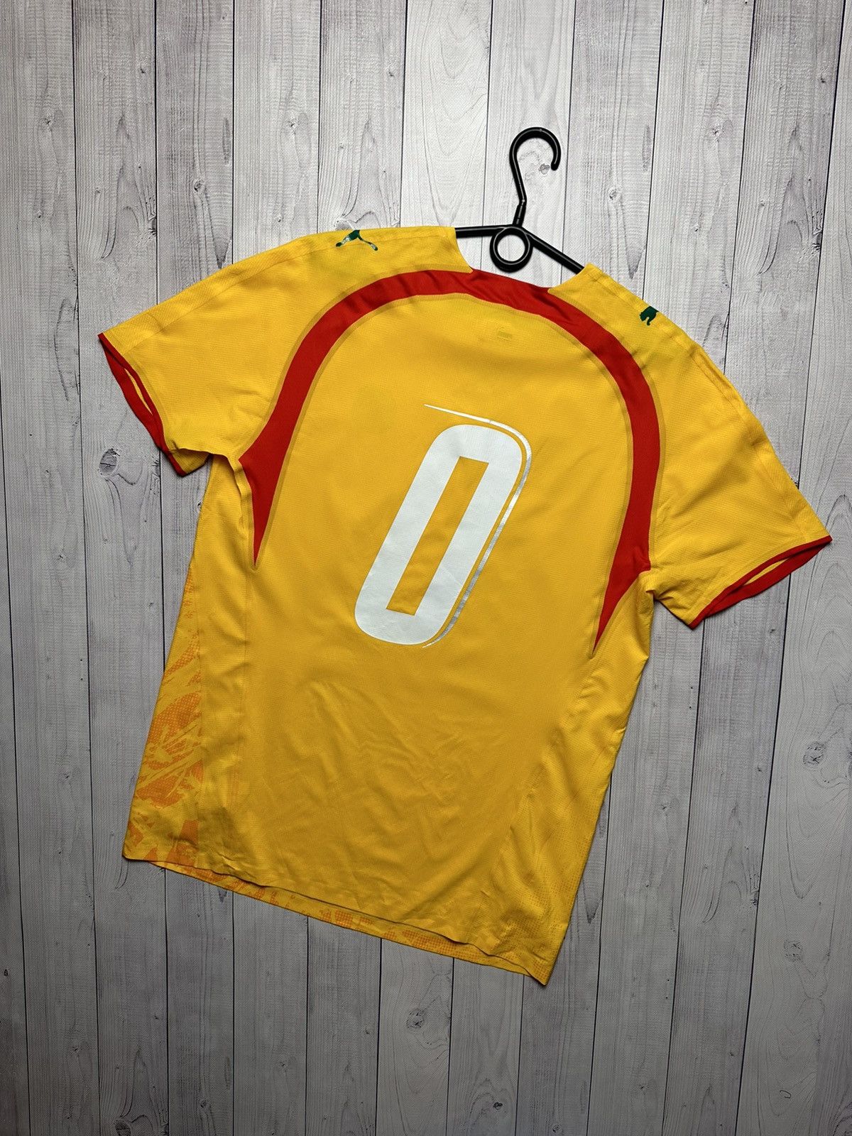 Puma × Vintage Vintage puma Cameron soccer jersey size L big logo rare Size US L / EU 52-54 / 3 - 6 Thumbnail