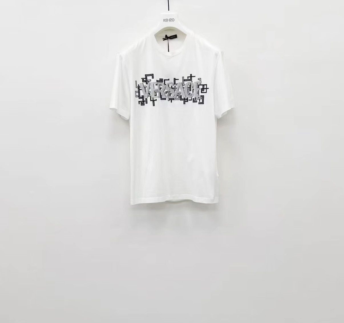Versace VERSACE Embroidered & Rhinestone Short Sleeve T-shirt J30 Size US L / EU 52-54 / 3 - 1 Thumbnail