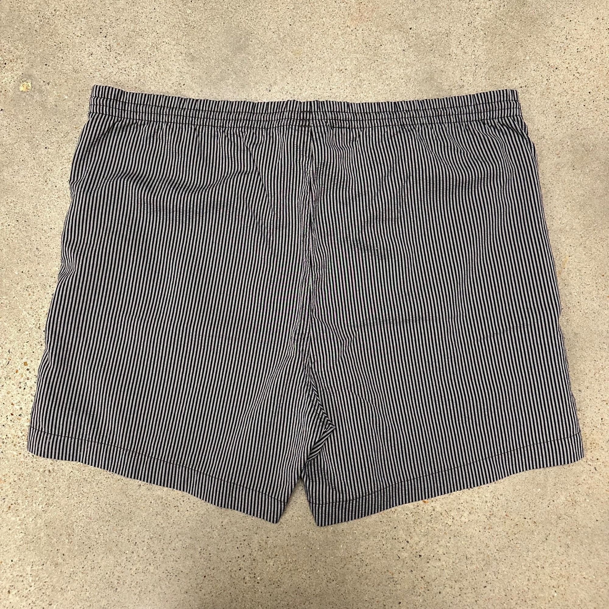 Adidas × Vintage Vintage 90s Adidas Pinstripe Black/Grey Nylon Shorts Size US 34 / EU 50 - 2 Thumbnail