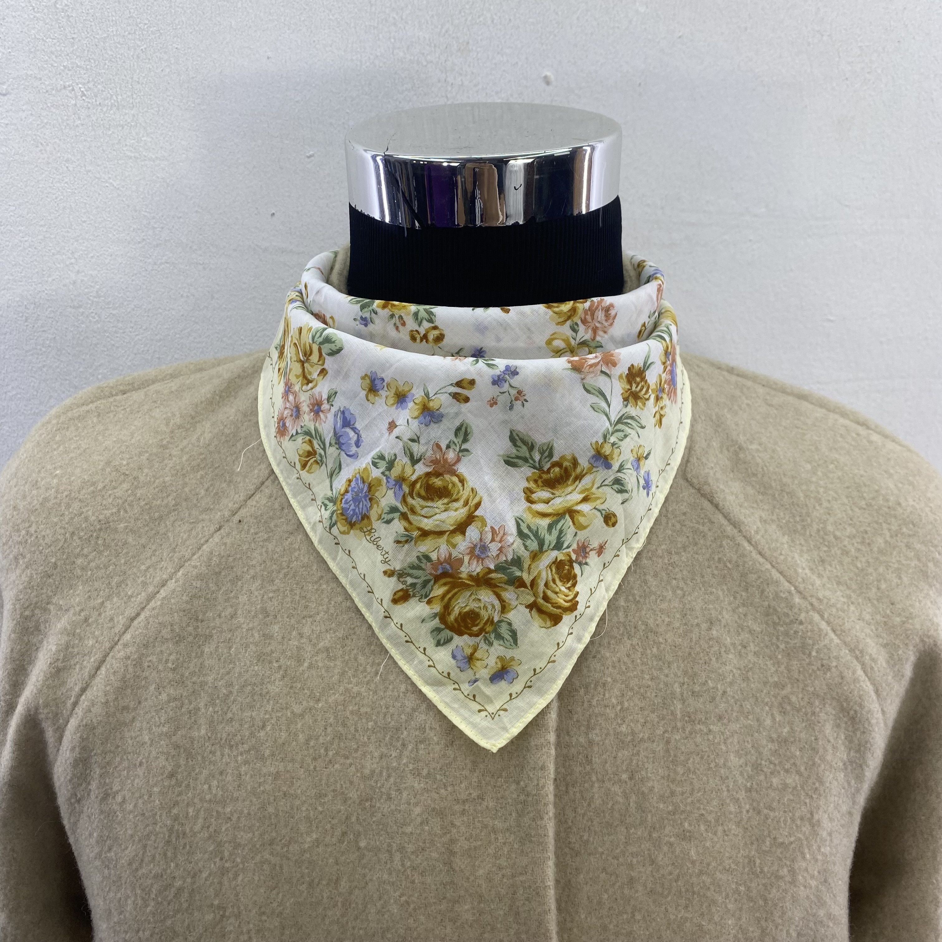 Liberty × Vintage Vintage Liberty Handkerchief Neckerchief Bandana H255P Size ONE SIZE - 1 Thumbnail
