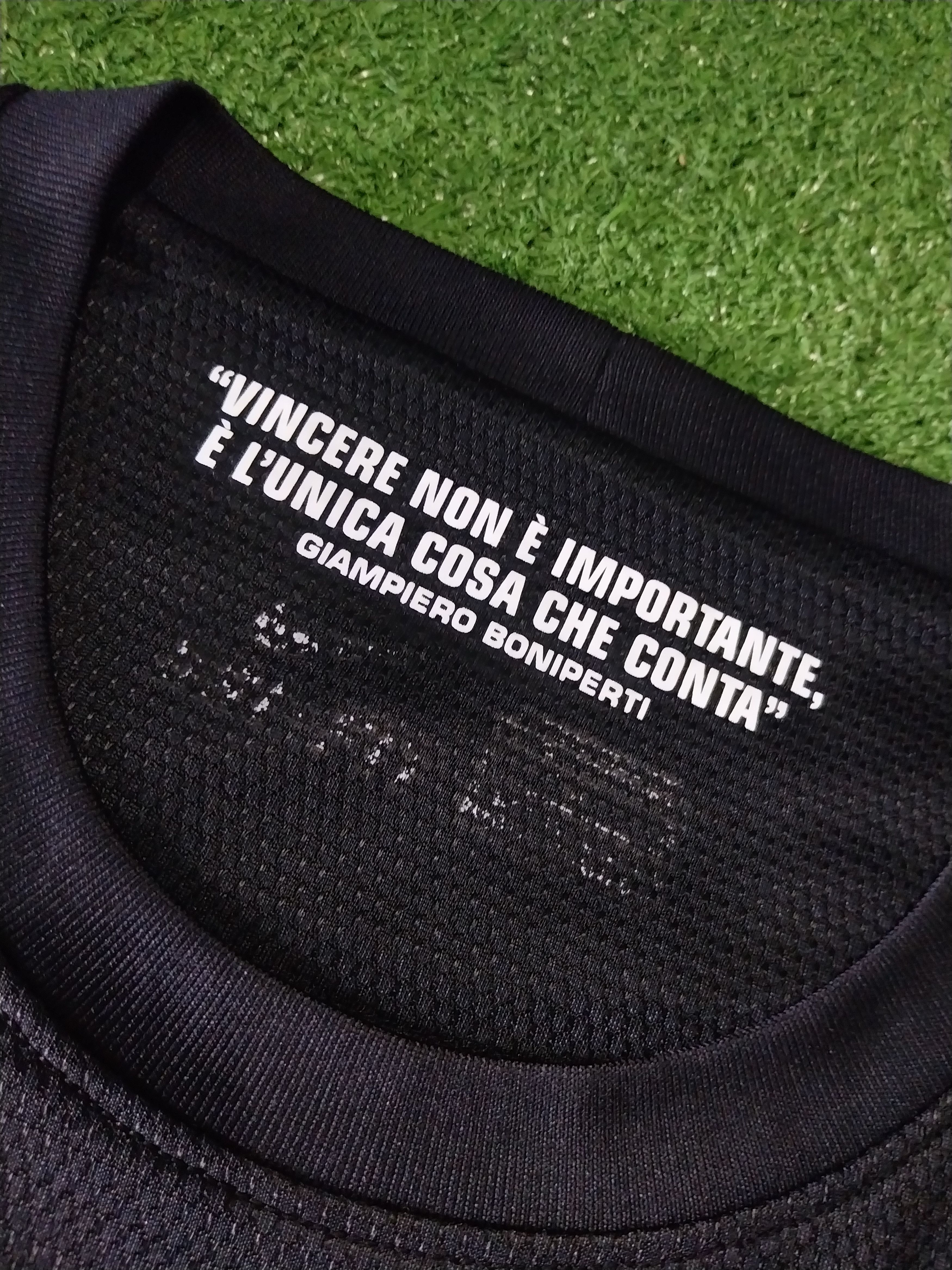 Nike Juventus away 2012/2013 andrea pirlo jersey football Size US L / EU 52-54 / 3 - 5 Thumbnail