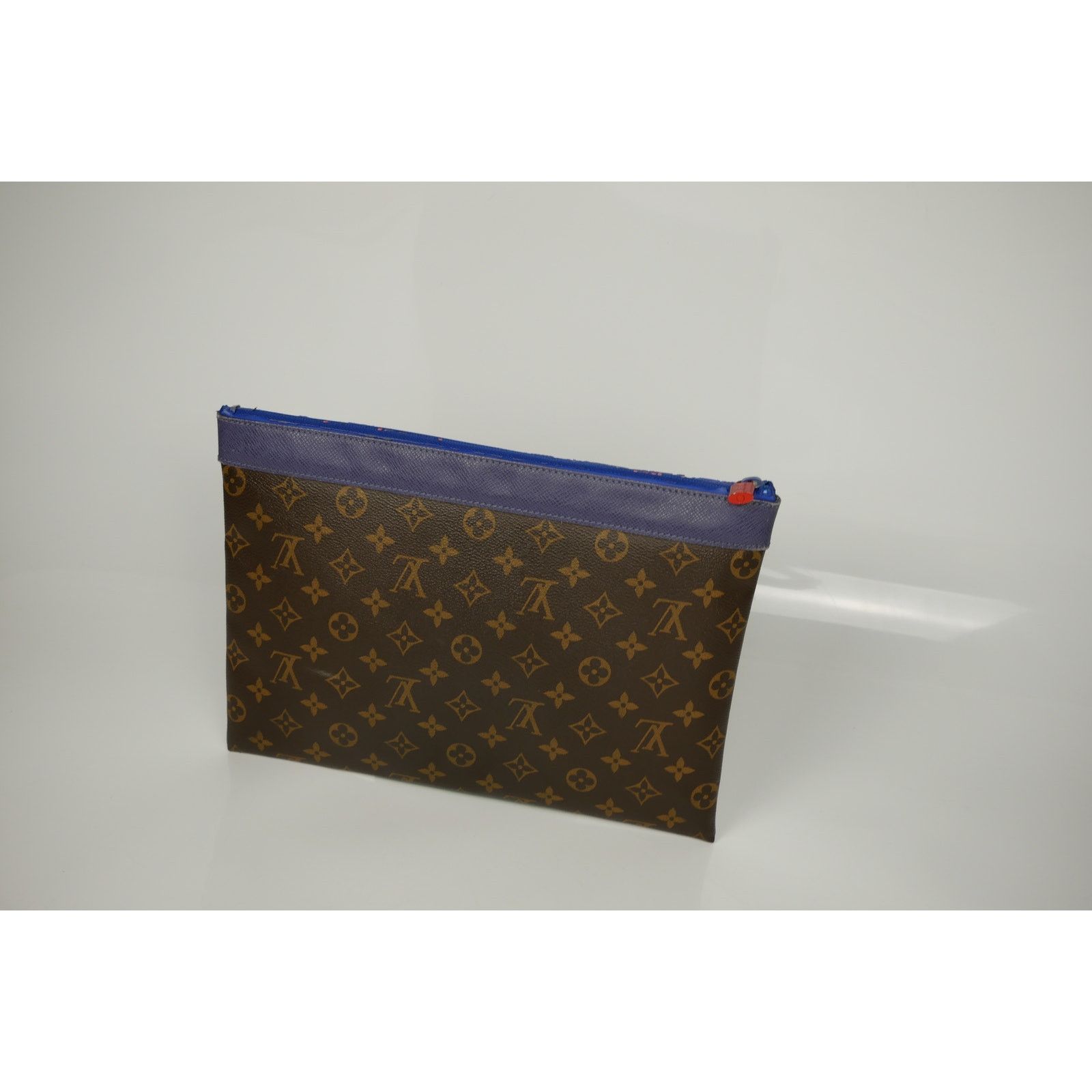 Louis Vuitton Limited Edition Monogram Pochette Apollo Clutch Size ONE SIZE - 3 Thumbnail