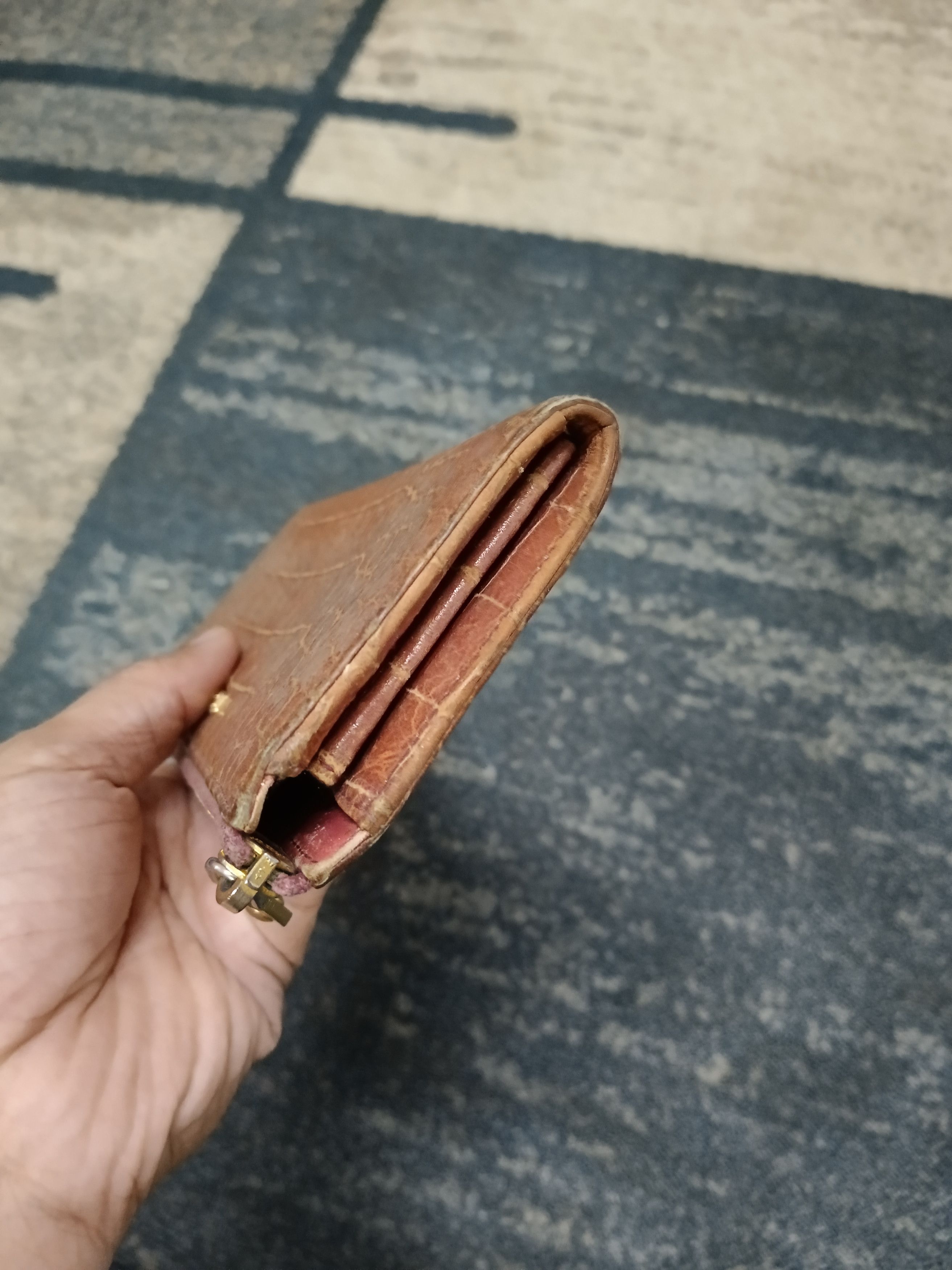 Miu Miu SICK🔥MIU MIU LEATHER CROC 🐊 WALLET Size ONE SIZE - 6 Thumbnail
