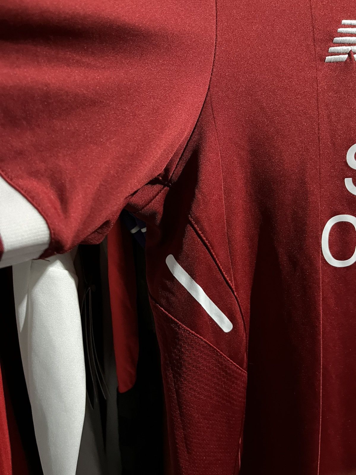 New Balance New Balance Liverpool 2017/18 Home Soccer Jersey Size US S / EU 44-46 / 1 - 6 Thumbnail