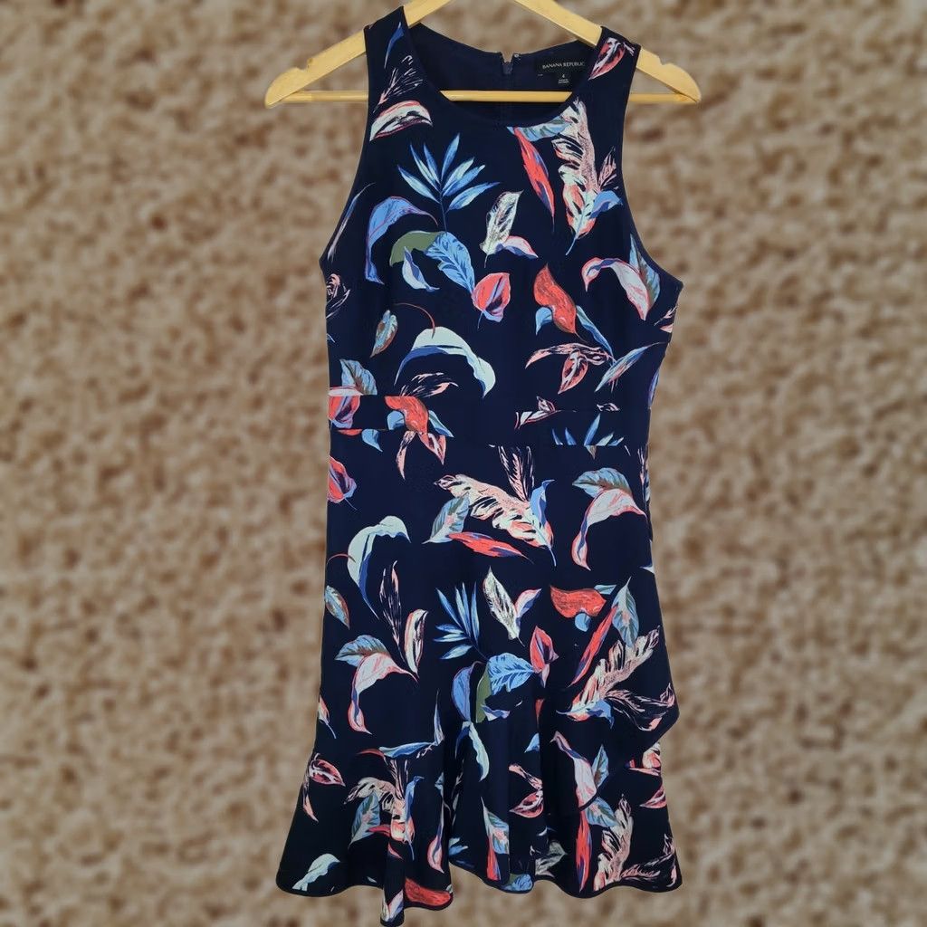 Banana Republic VINTAGE Banana Republic Dress Womens 4 Navy Blue Floral Leaf Sheath Ruffle Fitted Career Size S / US 4 / IT 40 - 1 Thumbnail