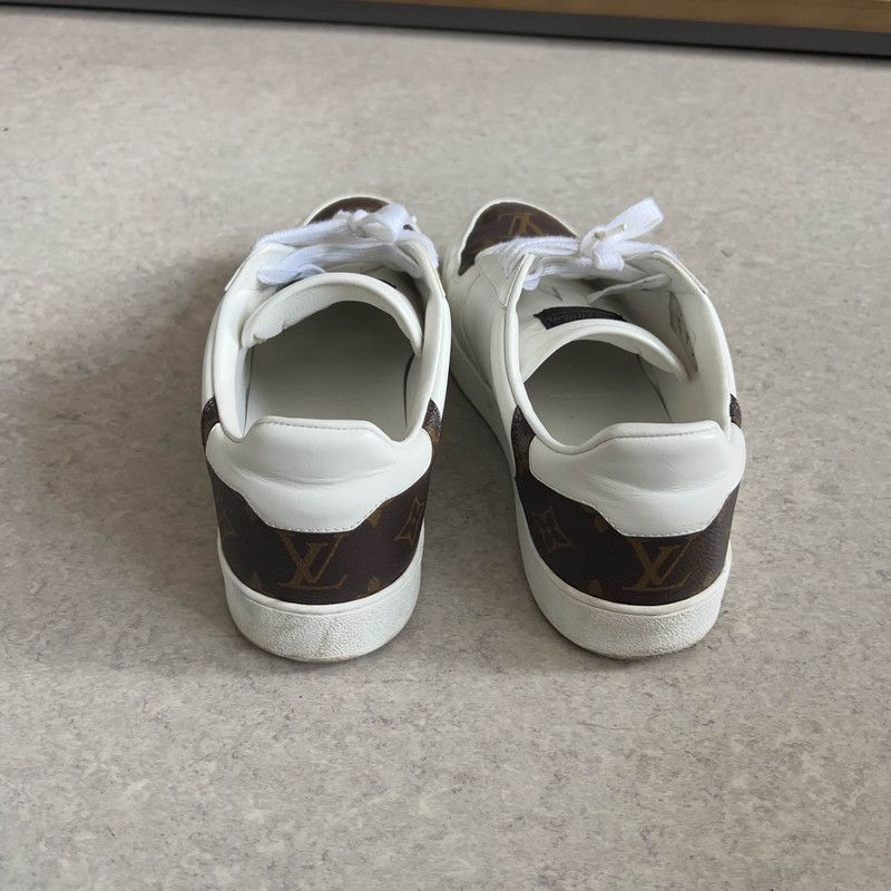 Louis Vuitton Louis Vuitton Rivoli Low Top Sneakers for Men - Size US 8.5 / EU 41-42 - 3 Thumbnail