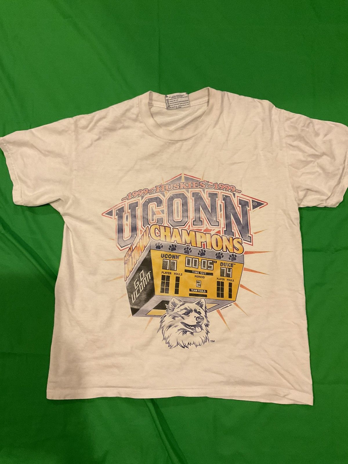 NCAA × Vintage 1988 UConn Huskies Champions tee Size US M / EU 48-50 / 2 - 1 Thumbnail
