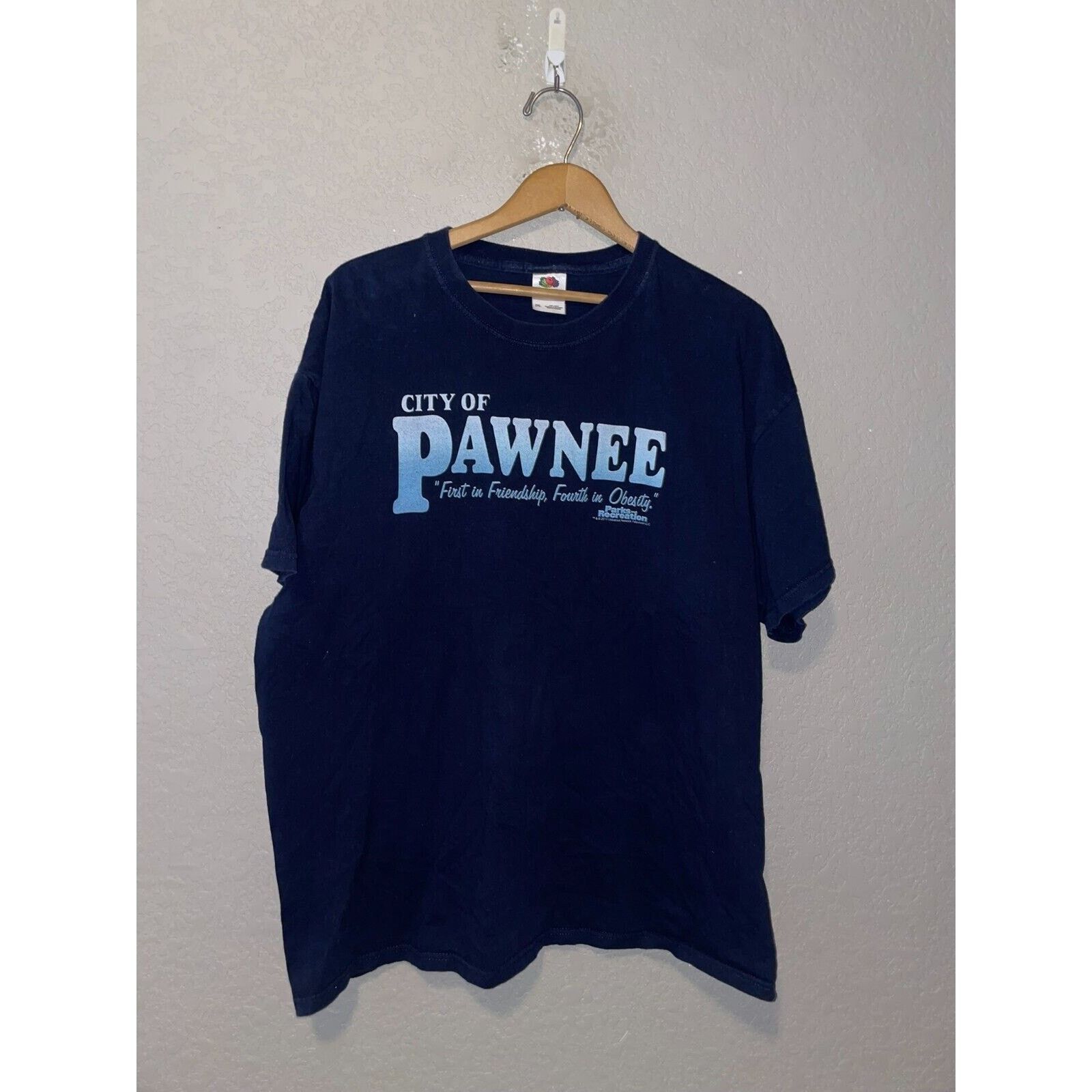 Fruit Of The Loom Parks & Rec Shirt Recreation City Pawnee 4th Tee TV Show 2XL Size US XXL / EU 58 / 5 - 1 Thumbnail