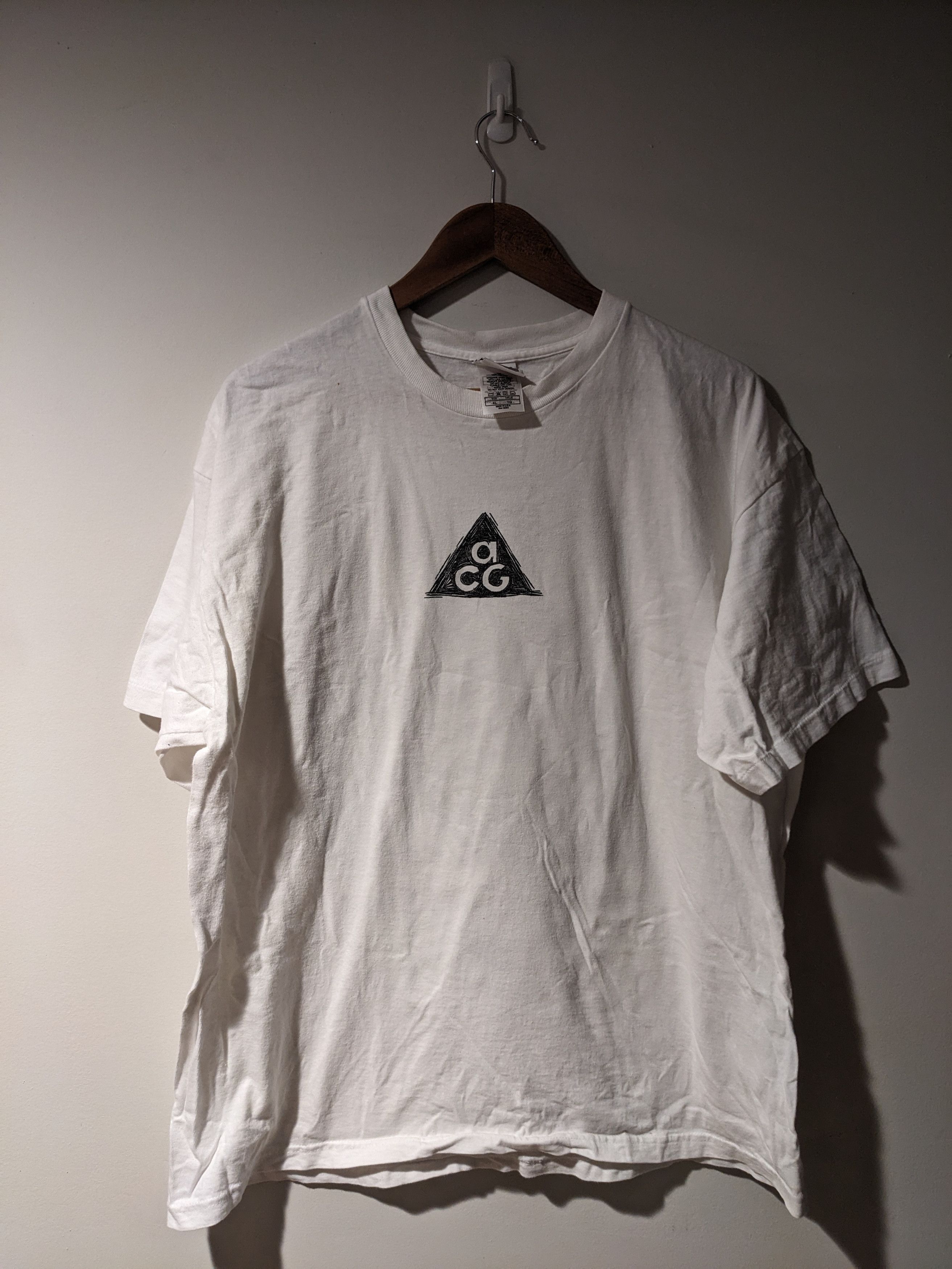 Nike ACG Vintage 90s Nike ACG Center Logo White X-Large T-Shirt Size US XL / EU 56 / 4 - 1 Thumbnail