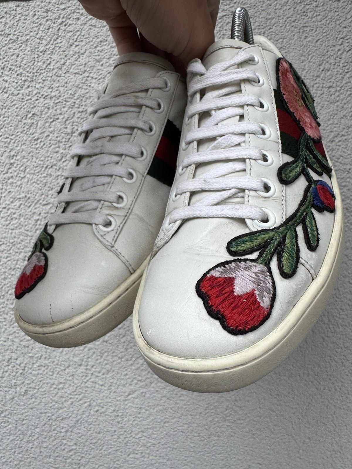 Gucci Gucci Authentic White Floral sneakers Size 36 Size US 6 / IT 36 - 10 Thumbnail