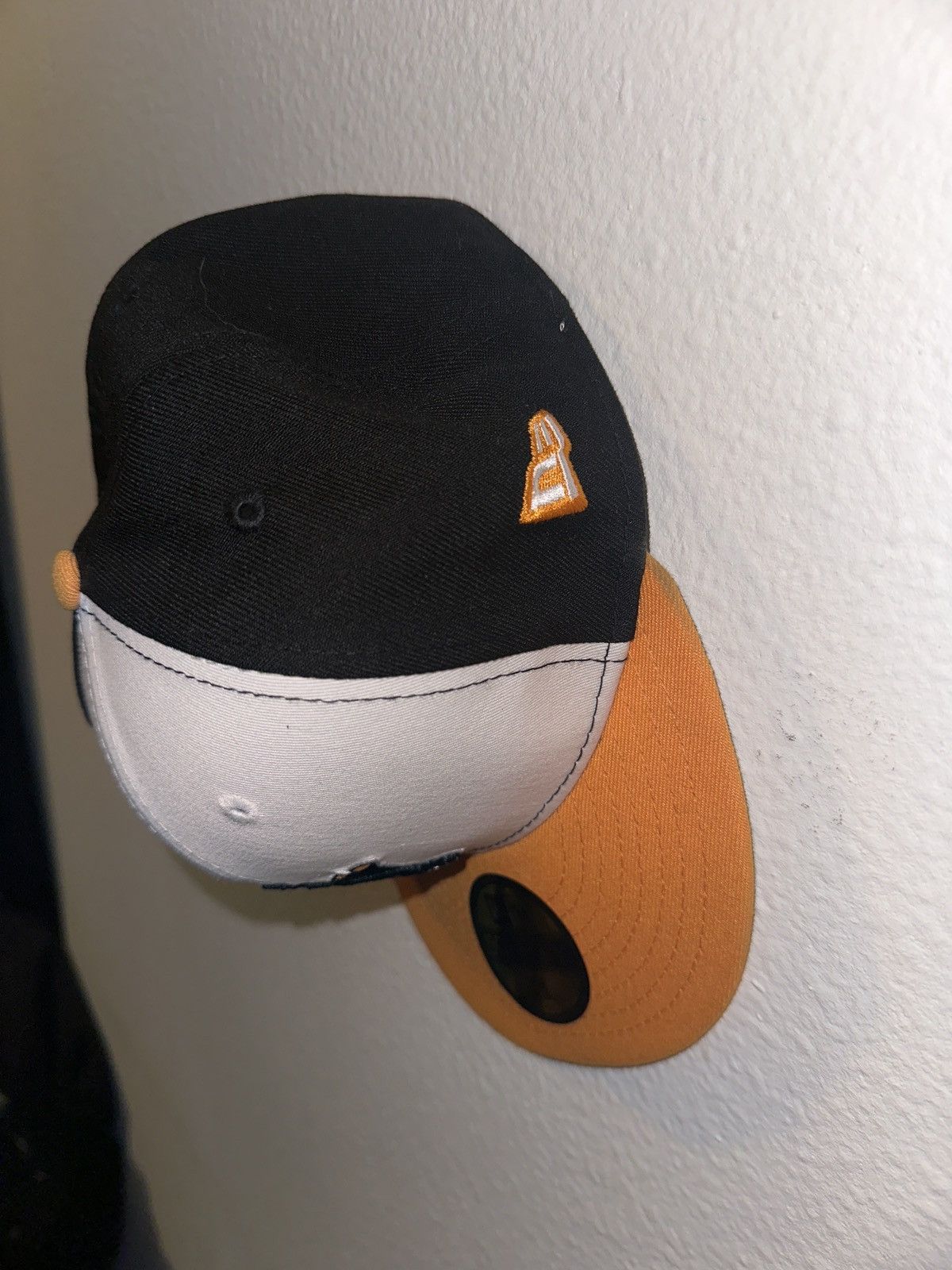 New Era 71/8 “Daffy Duck” Baltimore Orioles Daffy Duck Fitted Hat Size ONE SIZE - 3 Thumbnail